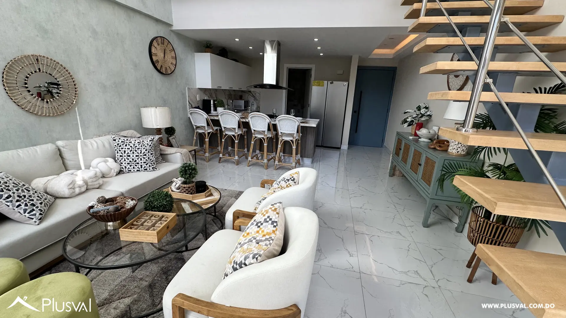 Apartamento de 1 Habitación Amueblado en Venta en Evaristo Morales, Santo Domingo 499740