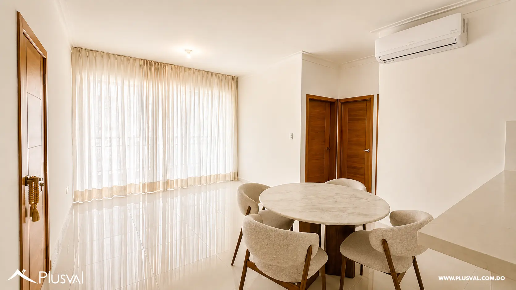 Amplio apartamento en alquiler en Renacimiento 517660
