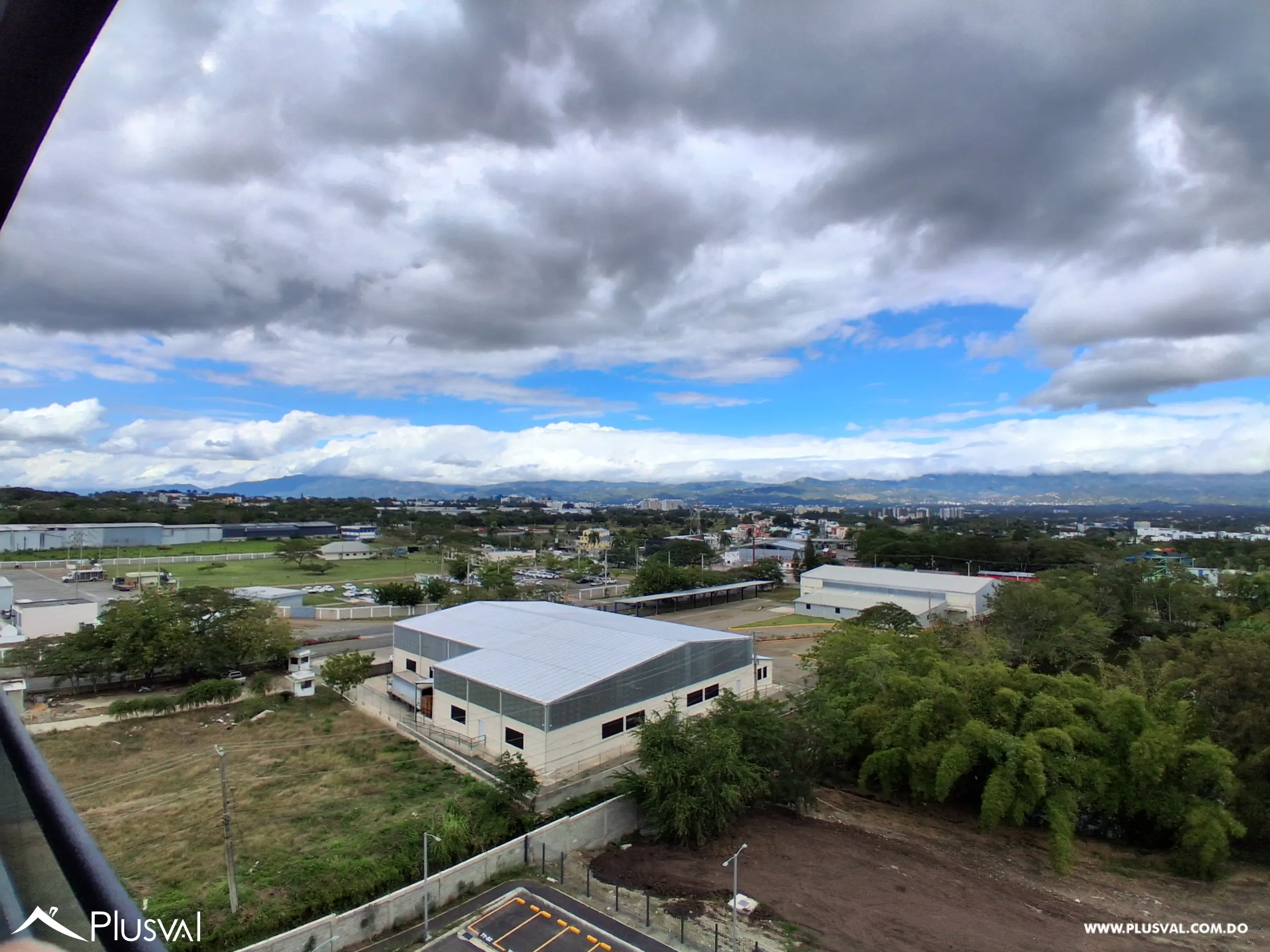 Alquiler de Amplio Apartamento de 3 Habitaciones y Estudio en la Ave. Hispanoaméricana 487347