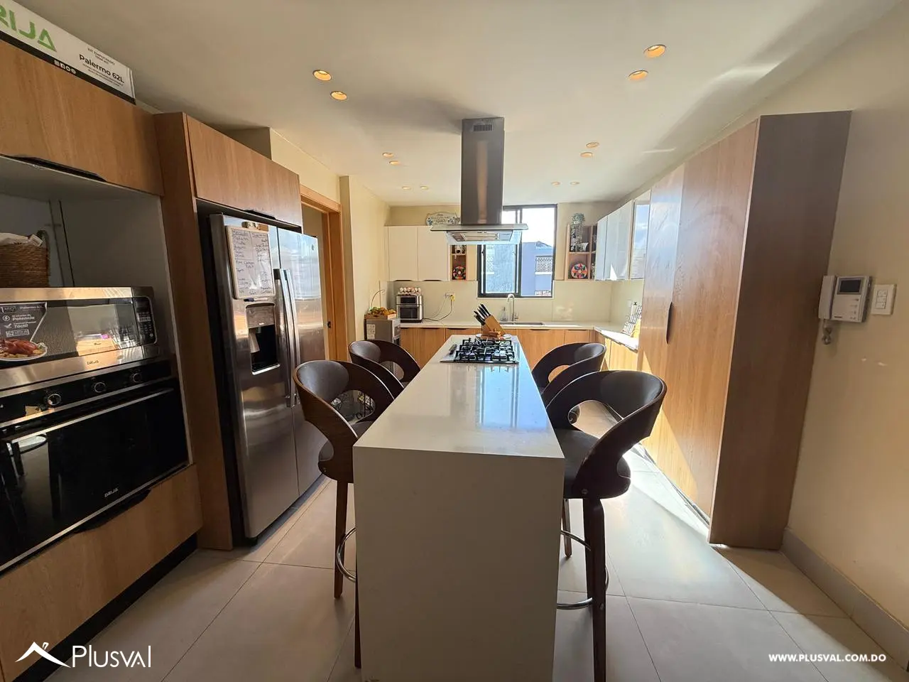 Amplio e iluminado penthouse en exclusiva zona de Evaristo Morales 487421