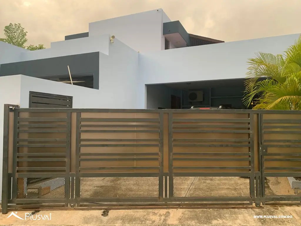 Amplia casa de dos niveles en venta en Isabel Villas 471058