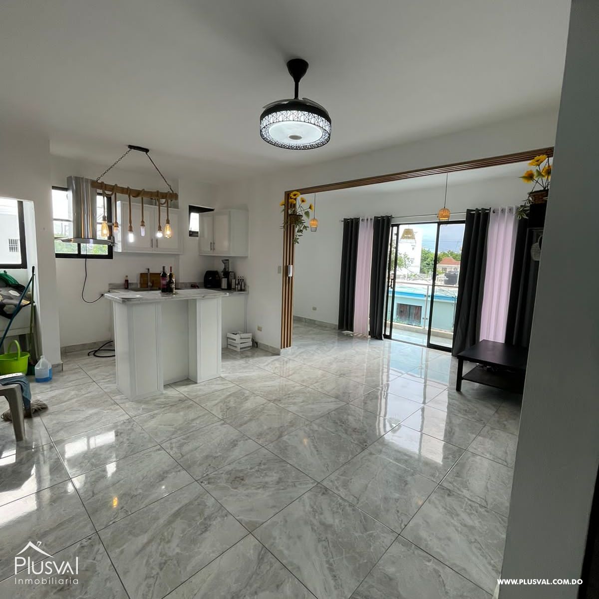 Amplio Apartamento en Alquiler en Cerro Alto, Santiago 399907