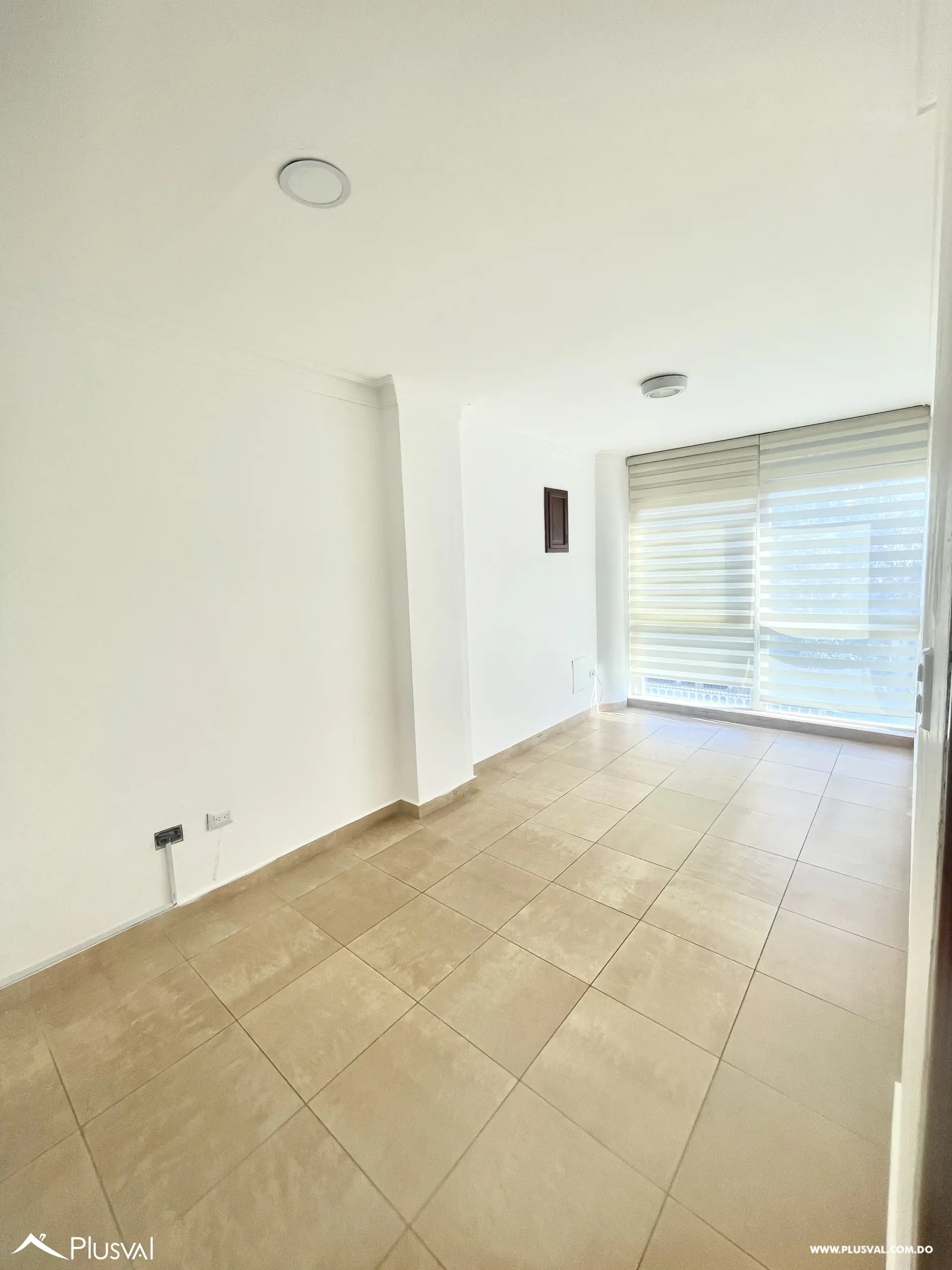 Local Comercial en Alquiler en Evaristo Morales 484666