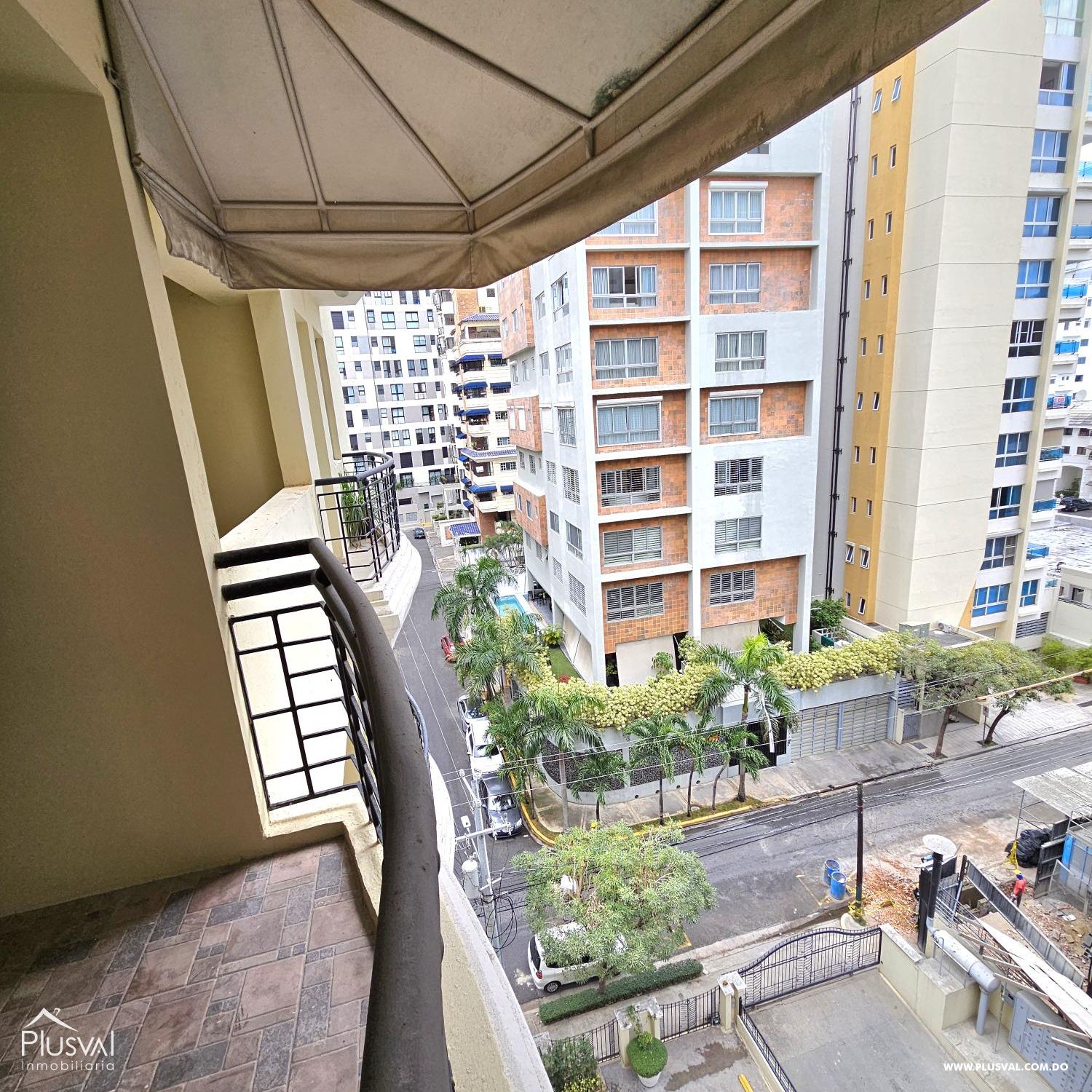 Apartamento con hermosa vista desde el balcón de la habitación principal. 431234