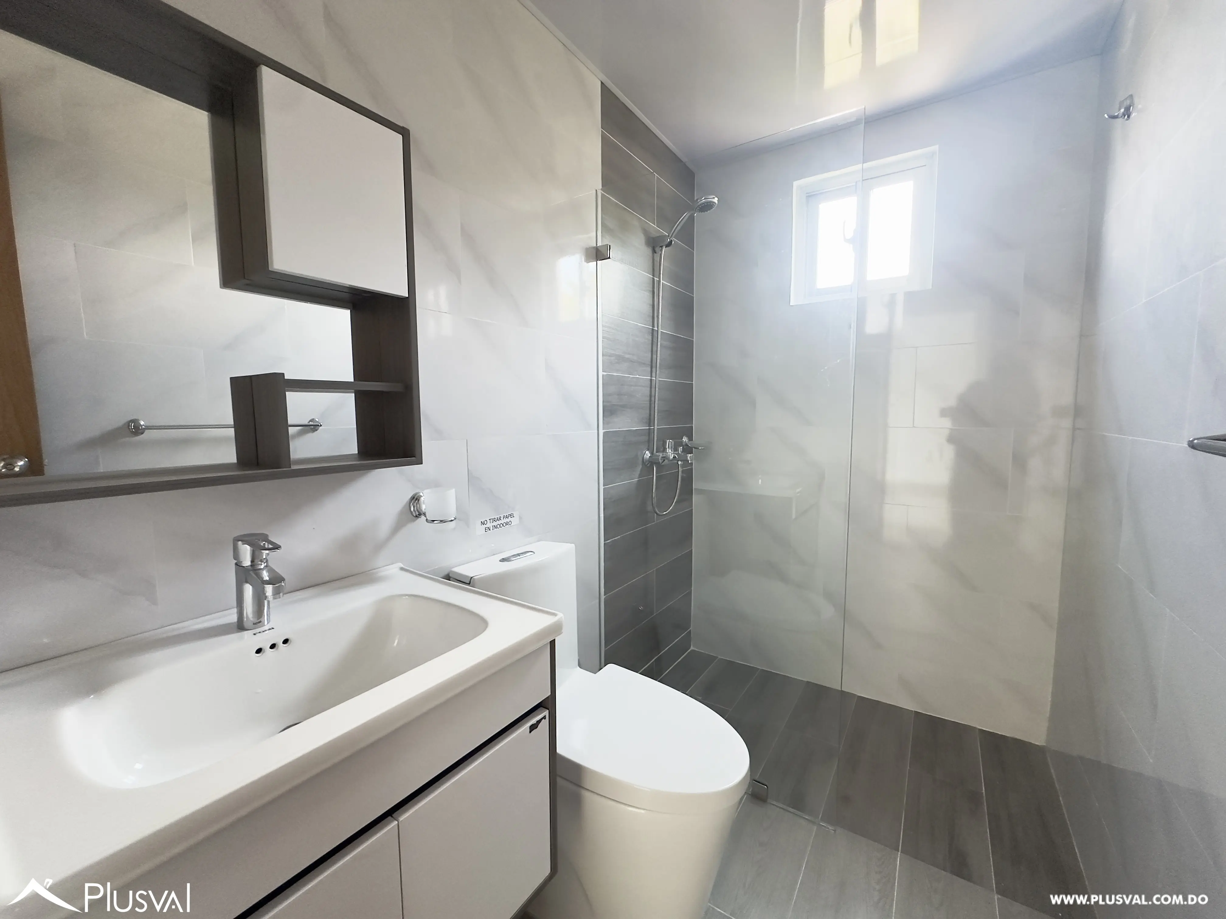 Apartamento en alquiler de 3 habitaciones en Urbanización Tropical 459797