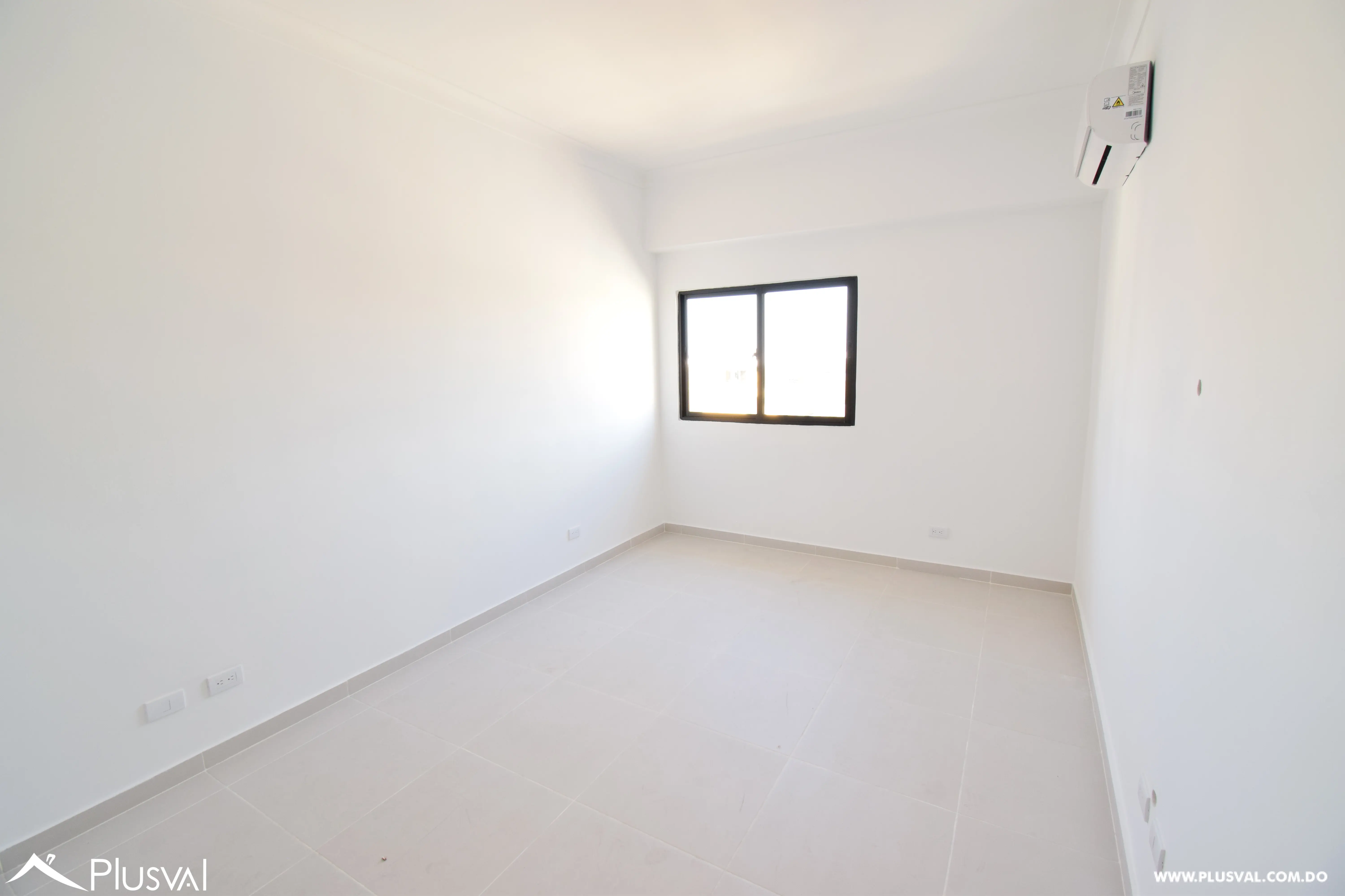 Apartamento en alquiler de 2 habitaciones mas estudio 487649