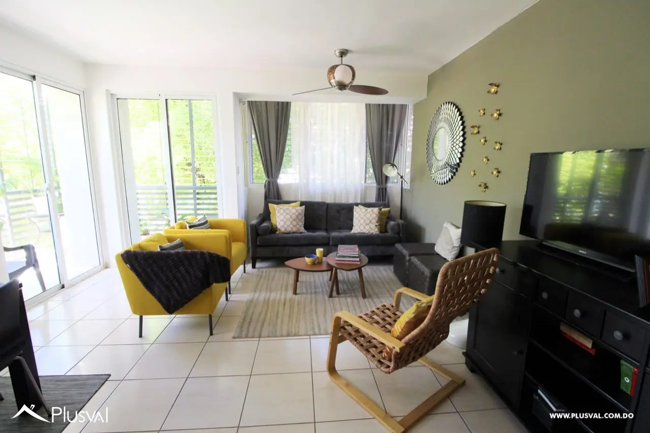 Apartamento en Alquiler de 3 habitaciones en Evaristo Morales 516734