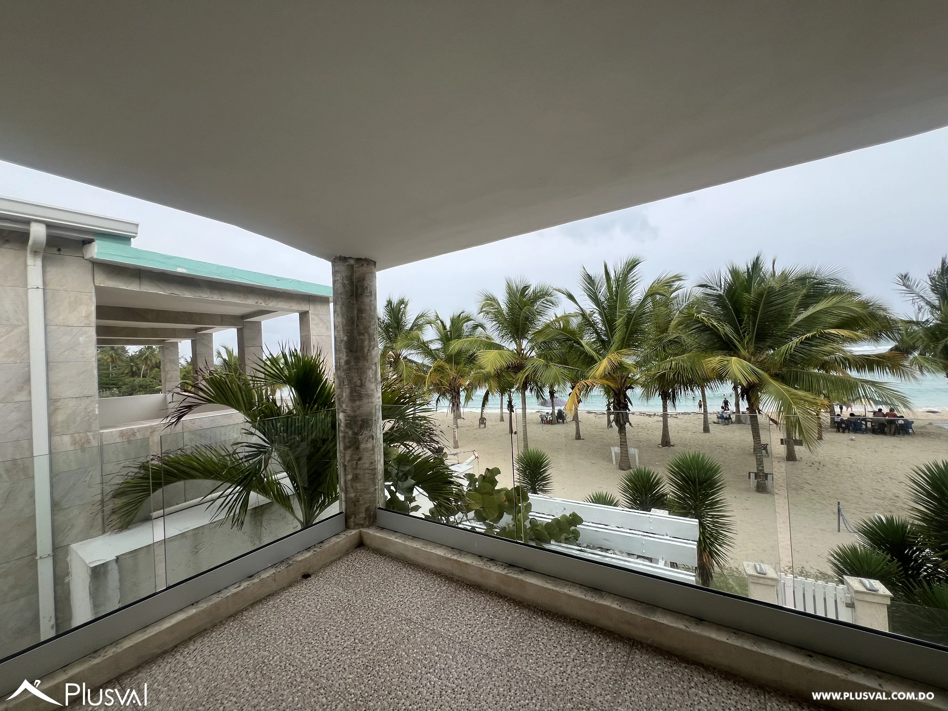 Hermosa villa en Venta en primera línea de playa en Juan Dolio (Guayacanes) 451619