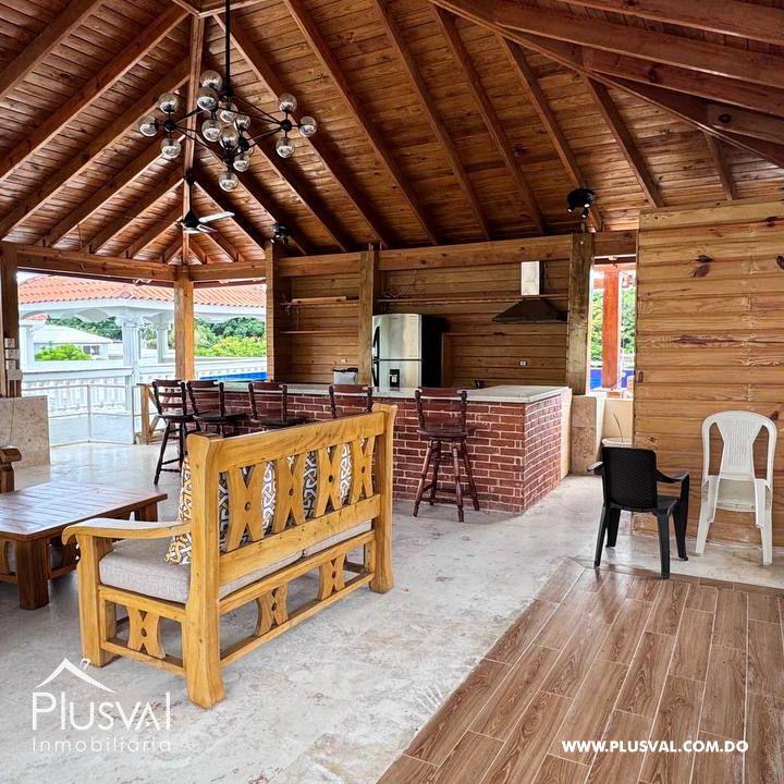 Amplia casa en venta con piscina 370064