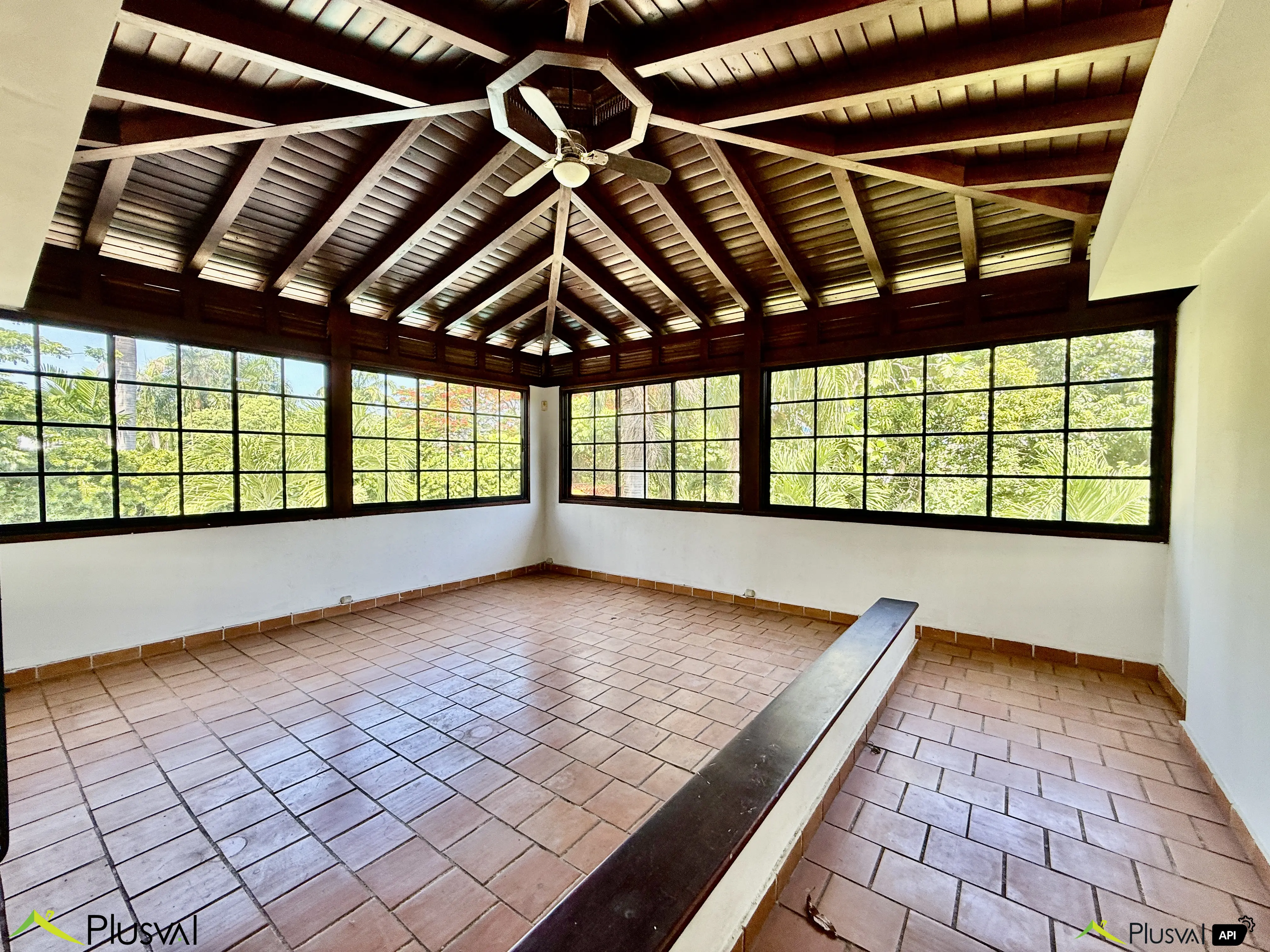 Casa Moderna en Alquiler en Bella Vista – 650 m² de Construcción y 1,475 m² de Solar 450161