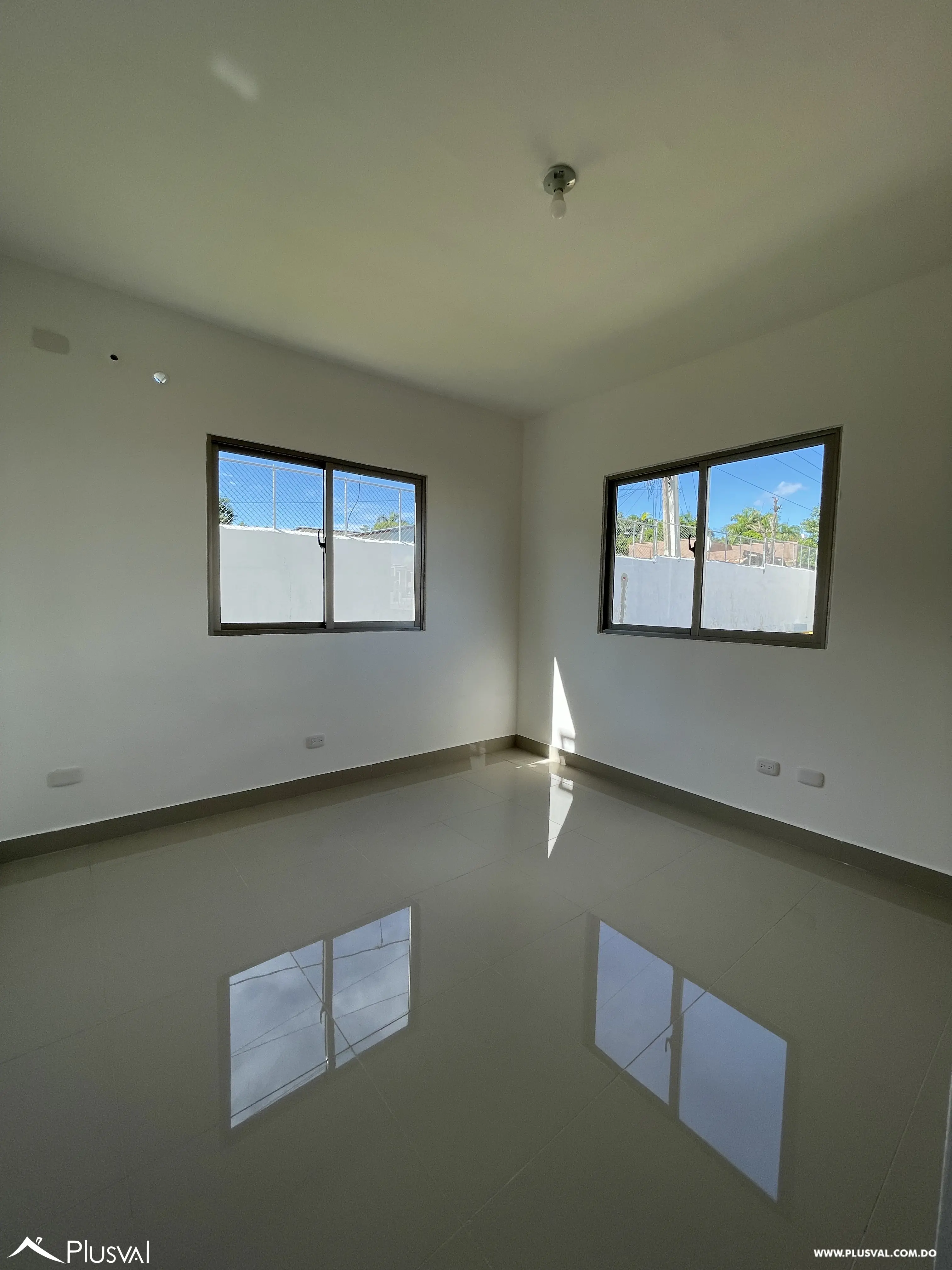 Complejo de  Aptos - Primer Nivel - 3 Habitaciones + Patio 528108