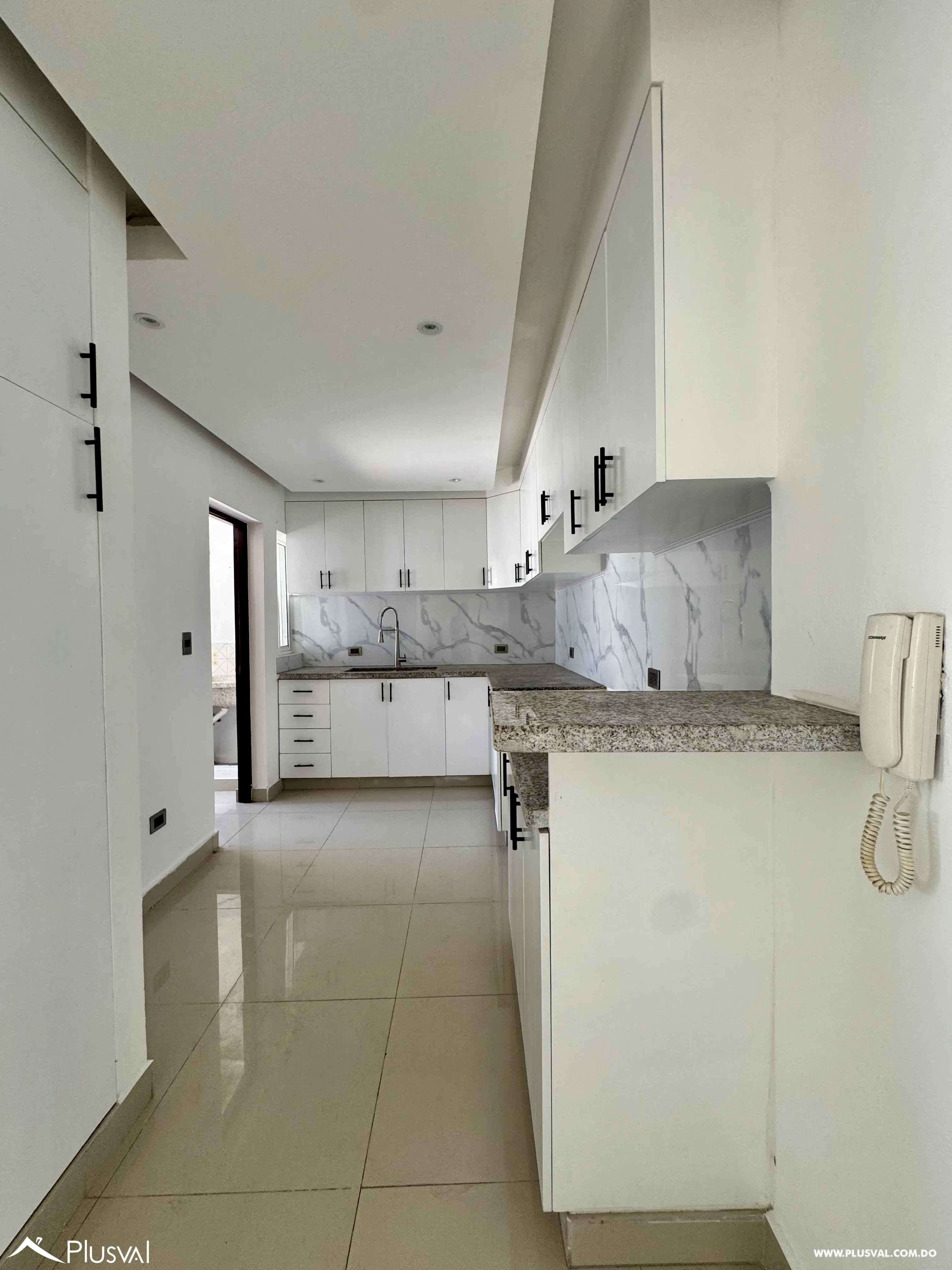 Alquilo Maravilloso Apto Remosado en Excelente Zona de Evaristo  Morales 503291