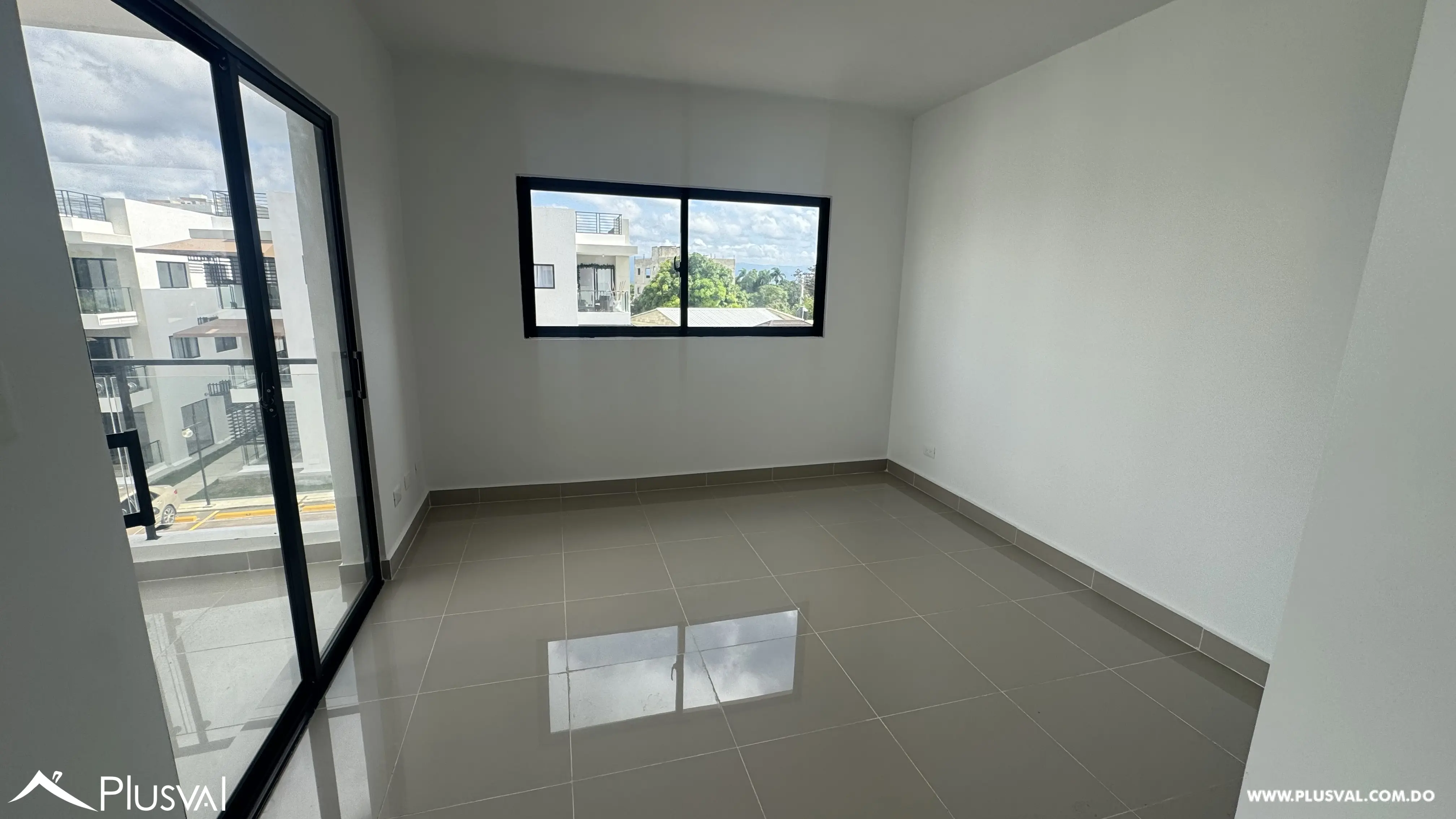 Apartamentos En Renta en la Urb. Jardines del Sur 532562