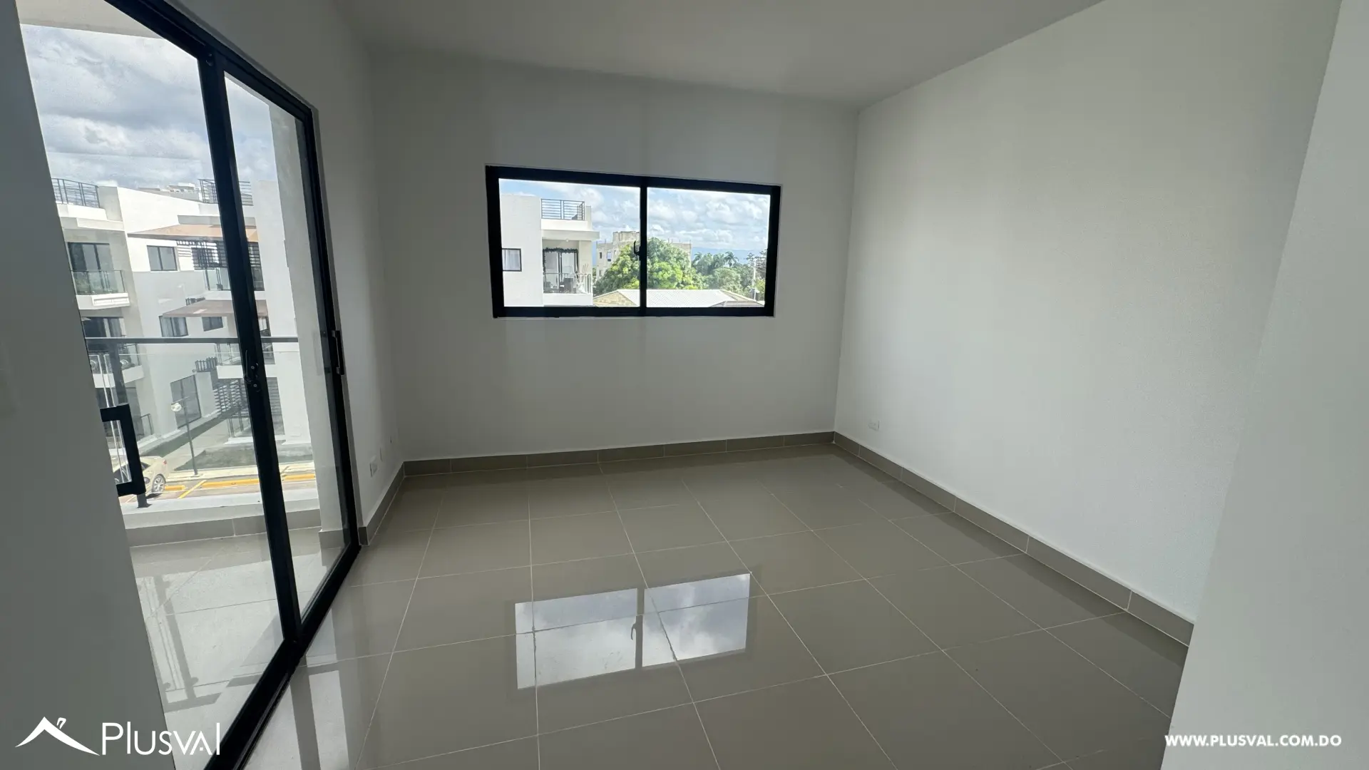 Apartamentos En Renta en la Urb. Jardines del Sur 532562