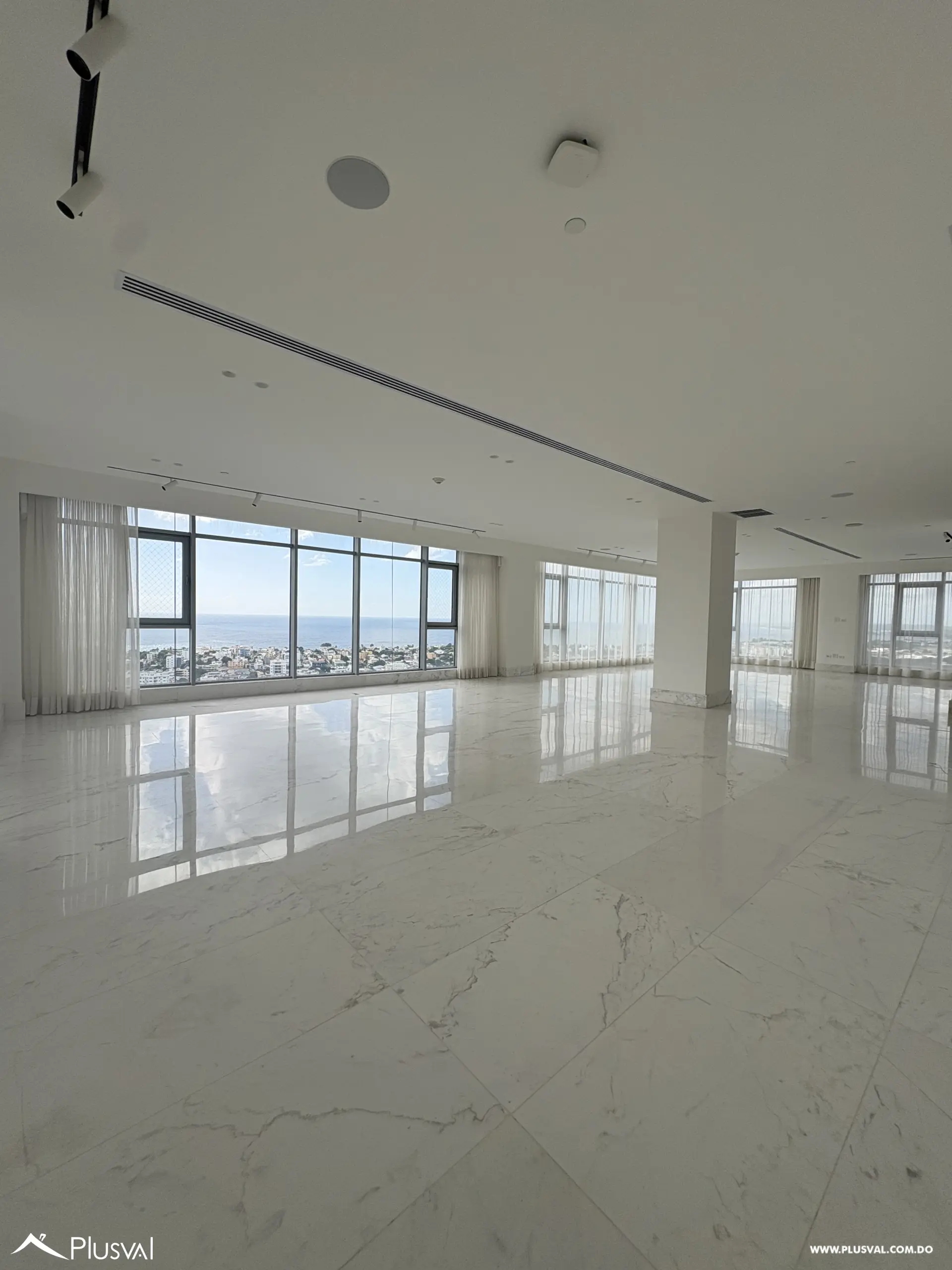 Lujoso apartamento en venta en plena Anacaona en piso alto 481997