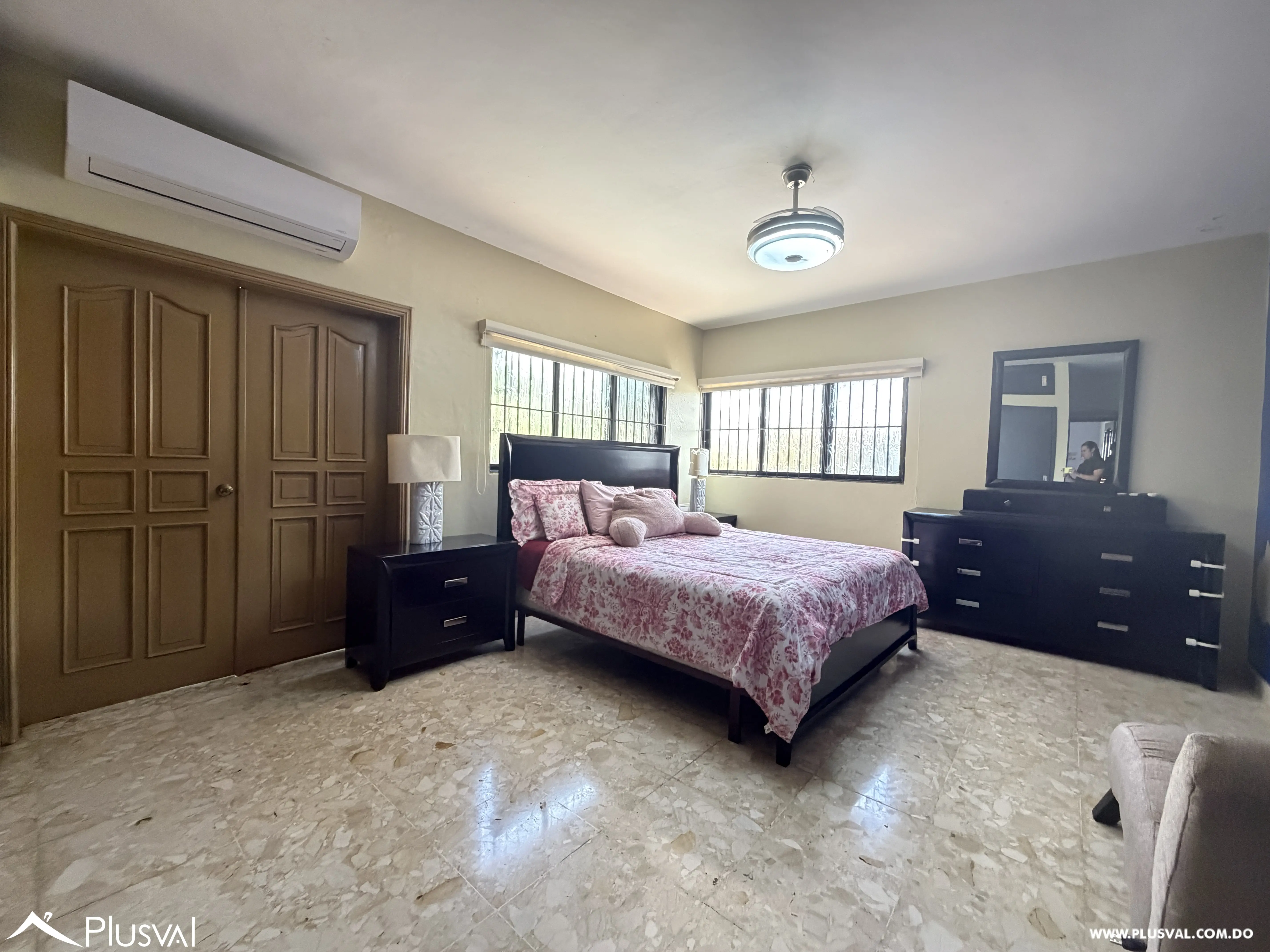 Amplia casa con piscina ubicada en Santo Domingo Oeste. 523652