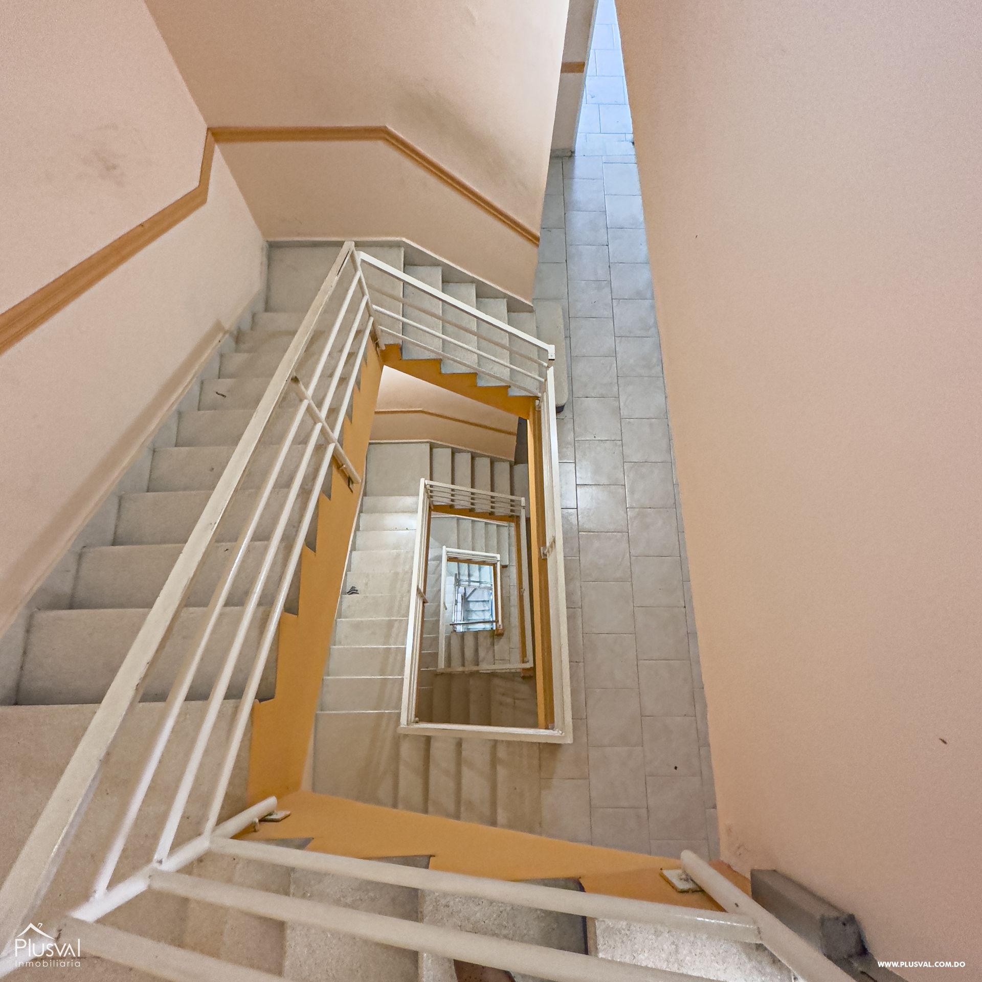 En Venta Edificio comercial de 6 Niveles Ensanche La Julia 244573