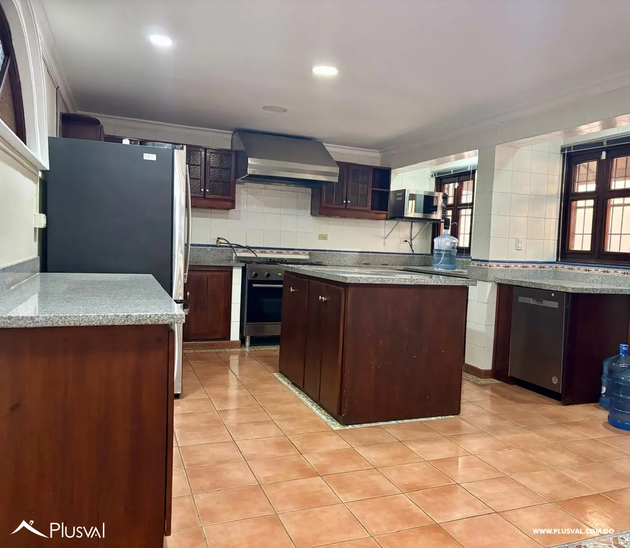 Amplia y clásica casa en alquiler en la mejor zona de Bella Vista 457955