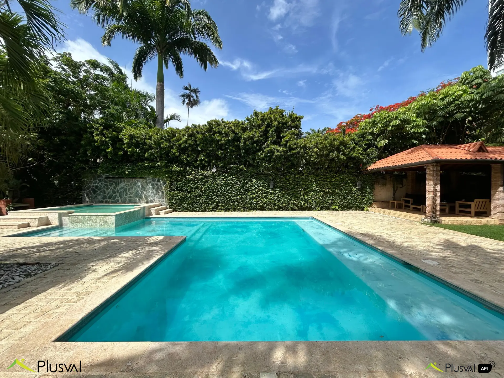 Casa Moderna en Alquiler en Bella Vista – 650 m² de Construcción y 1,475 m² de Solar 450167