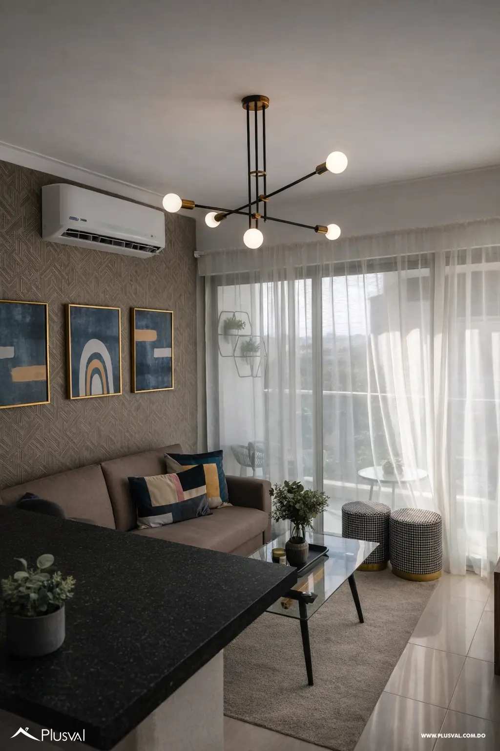 Venta de apartamento de 1 habitación y 2 parqueos en Evaristo Morales. 489179