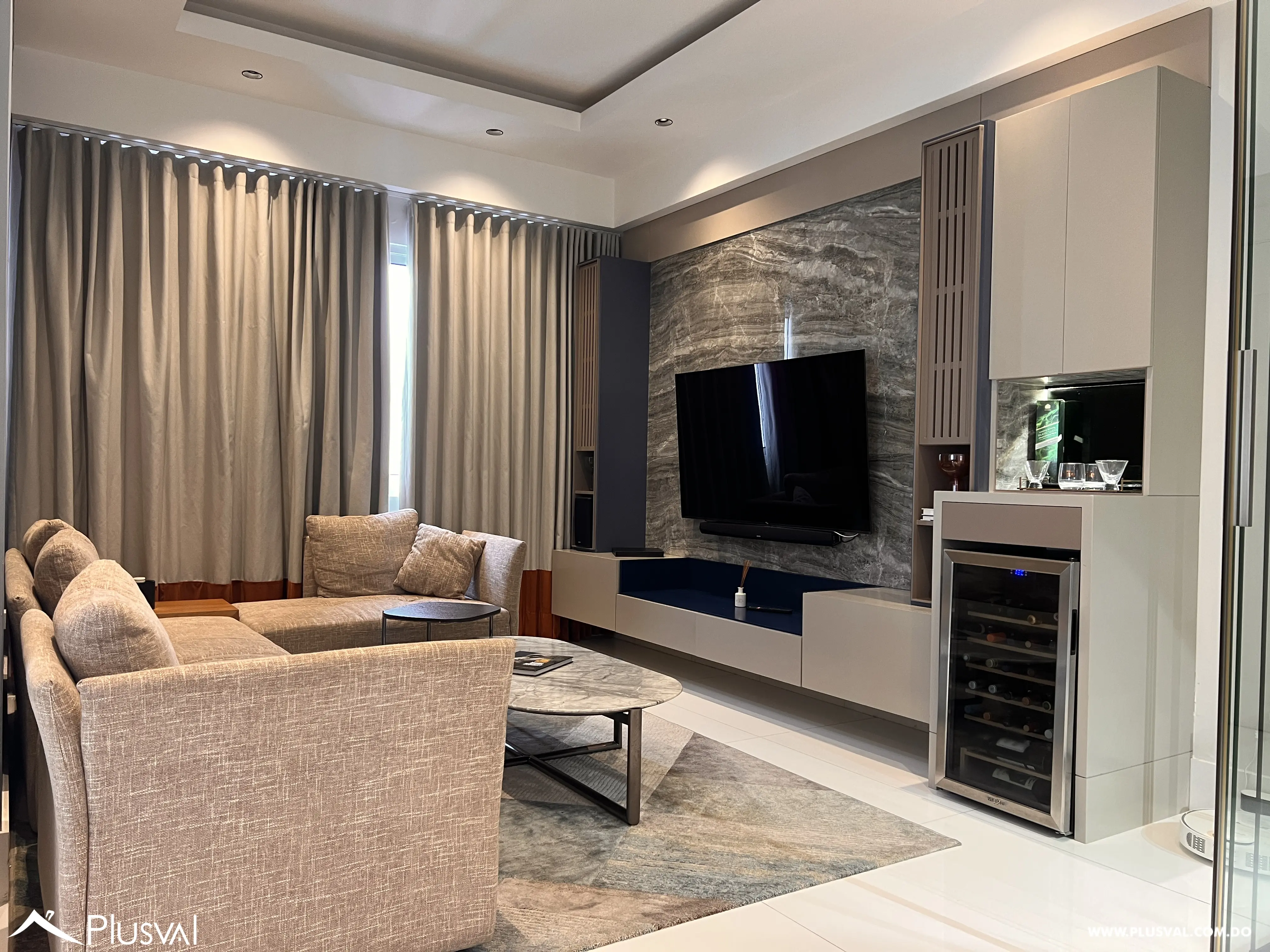 Amplio e Iluminado apartamento de venta en Piantini, piso alto y 5 parqueos 532883