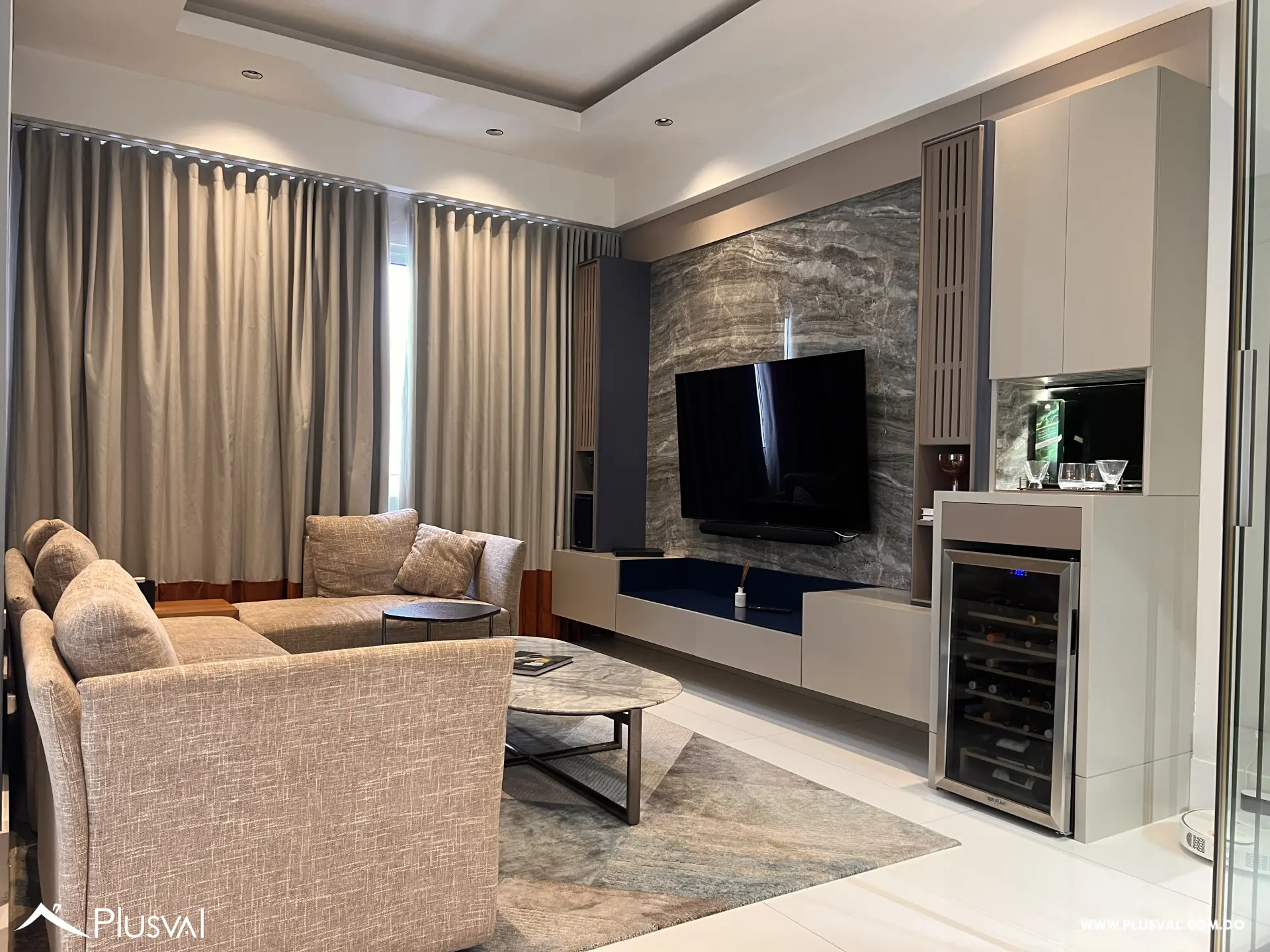 Amplio e Iluminado apartamento de venta en Piantini, piso alto y 5 parqueos 532883