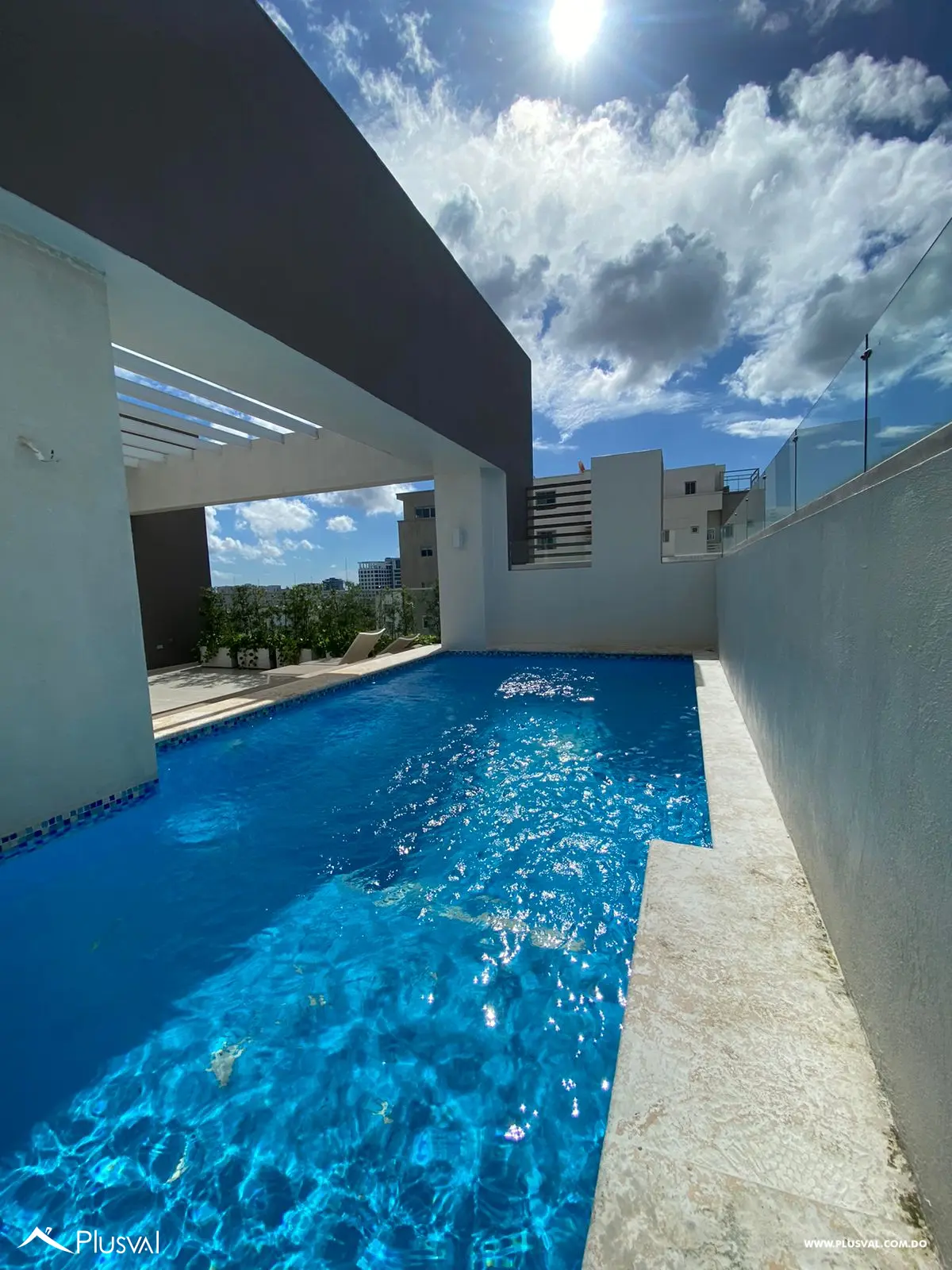 Amplio apartamento para alquiler en Evaristo Morales. 472753