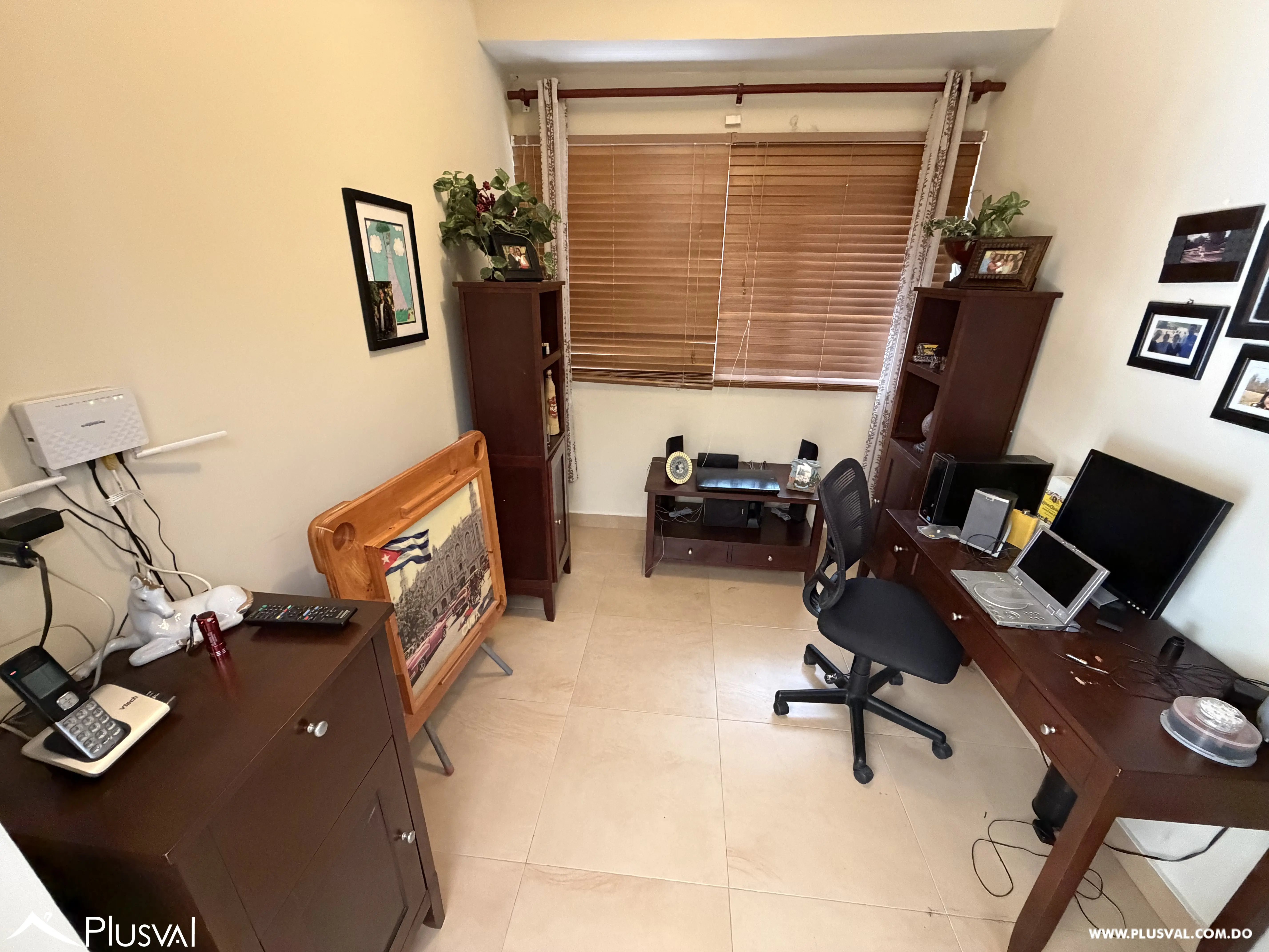 Casa de 3 Niveles con Piscina y Área Social en Juan Dolio 513216