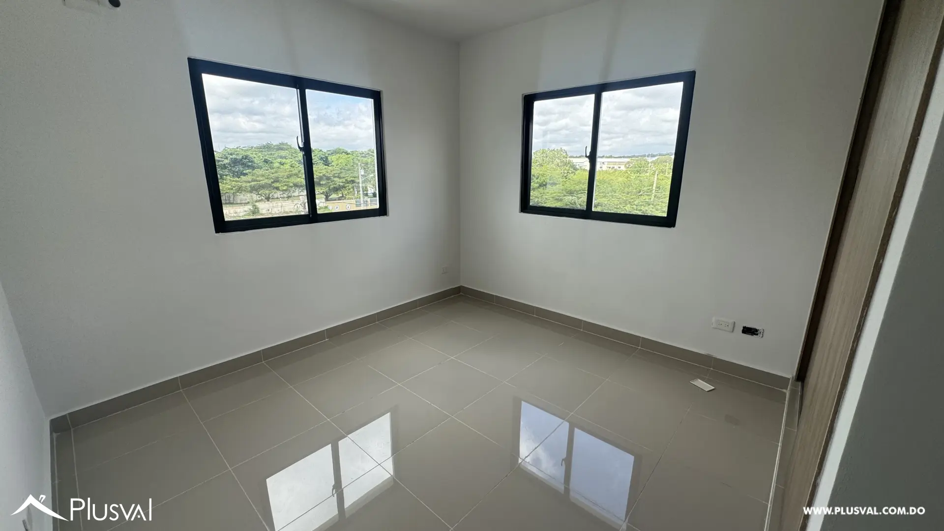 Apartamentos En Renta en la Urb. Jardines del Sur 532558