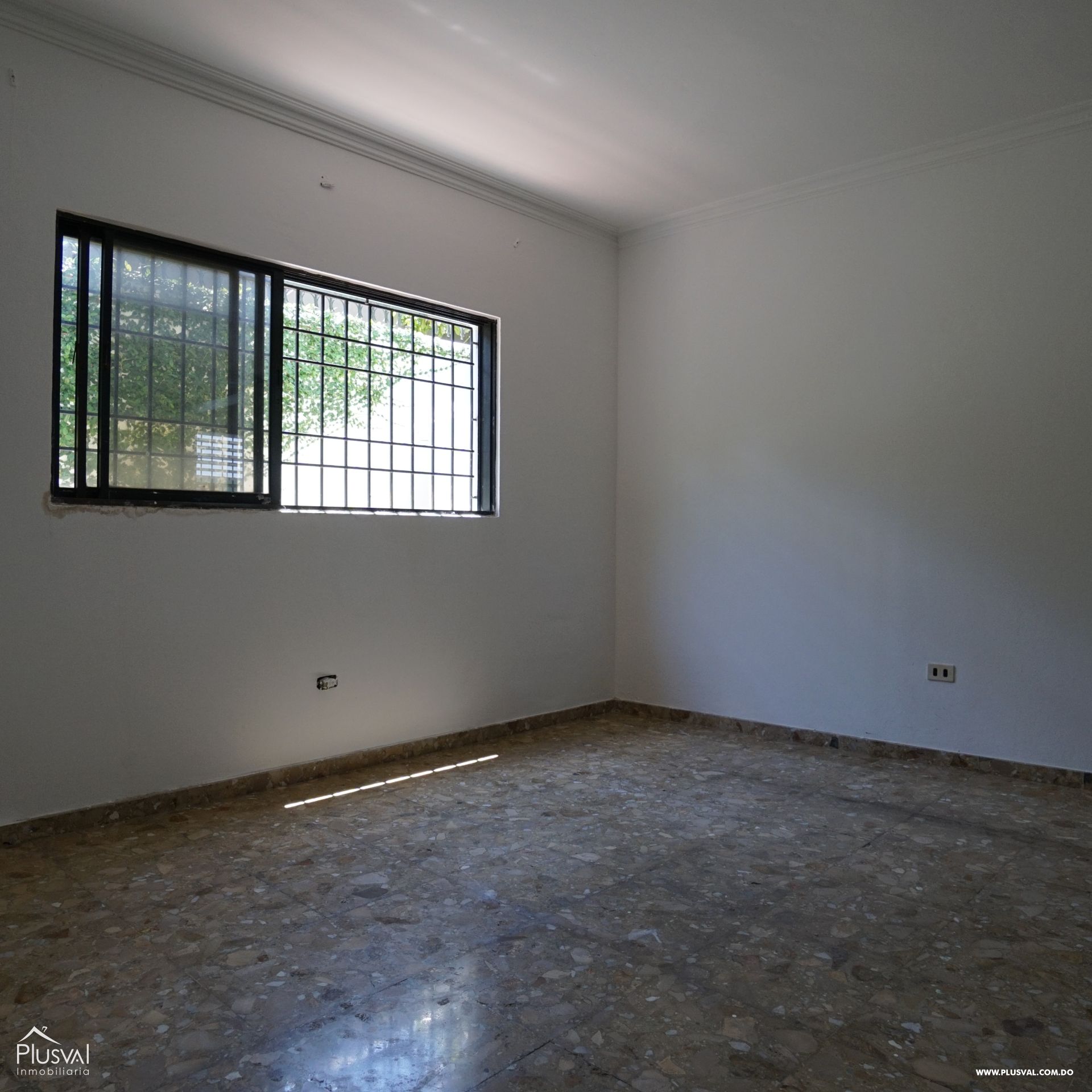 Amplia casa en VENTA en Cuesta Brava. 383592