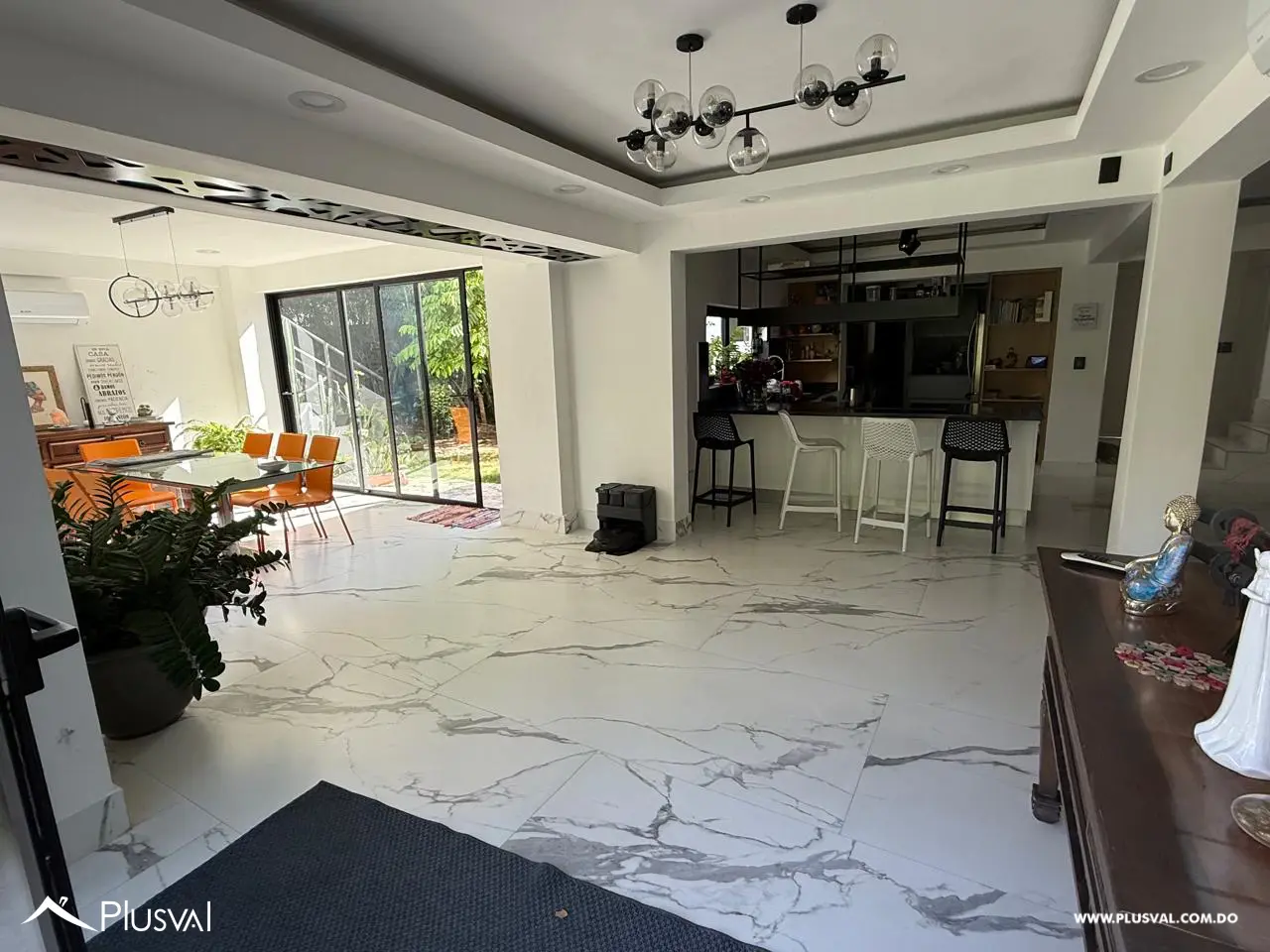 Casa Inteligente con Paneles Solares, Tesla Powerwall y Piscina en Las Praderas 487994