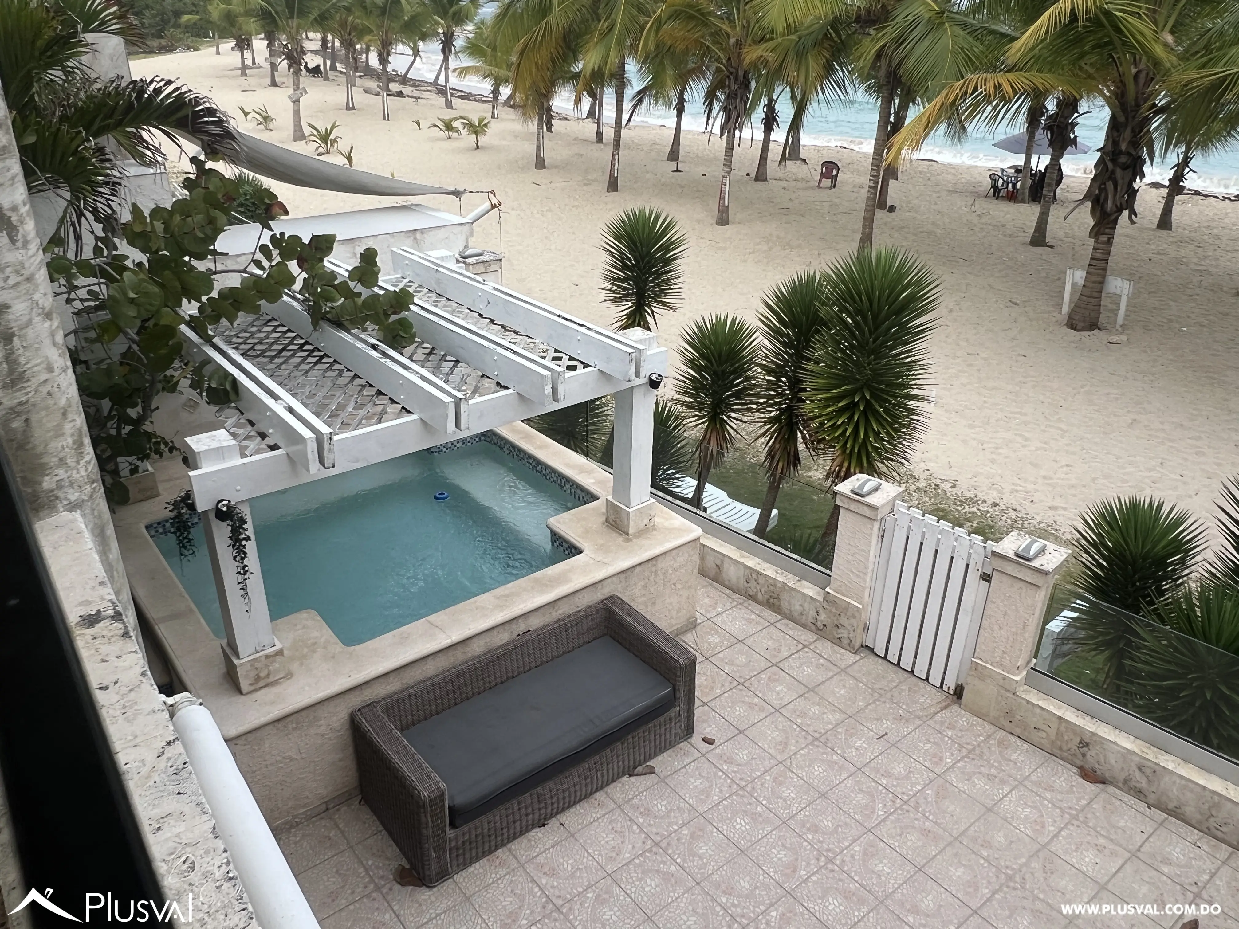 Hermosa villa en Venta en primera línea de playa en Juan Dolio (Guayacanes) 451622