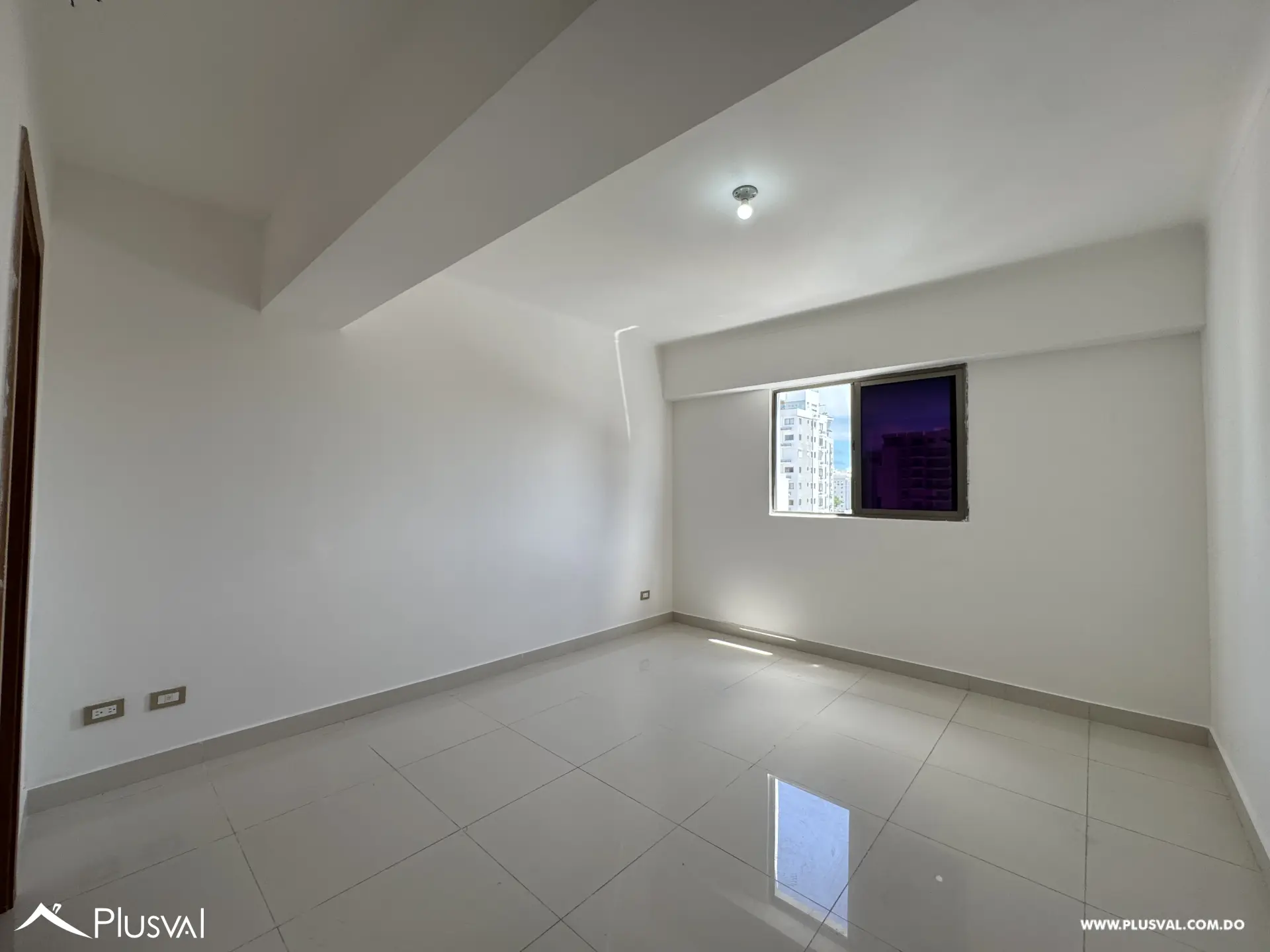 Apartamento en alquiler en torre moderna con vista a la ciudad | 3 habitaciones 530643