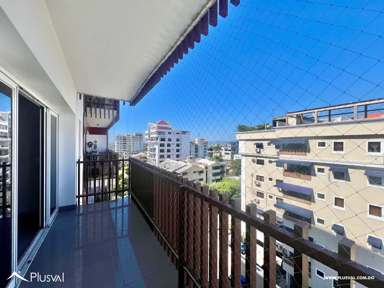Apartamento en alquiler en Evaristo Morales con balcón tipo terraza 479235
