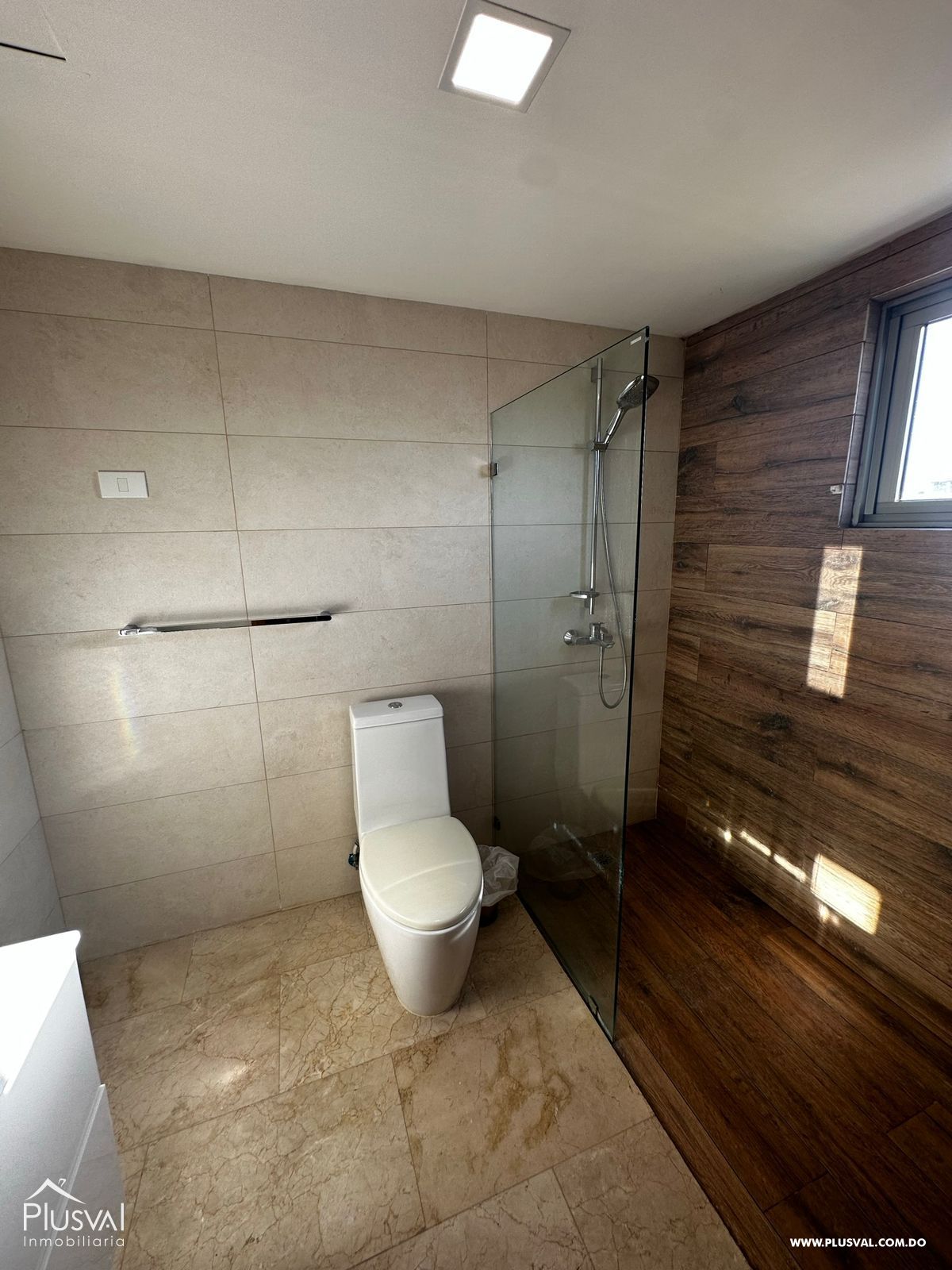 Residencia de lujo en Evaristo Morales. Amplio, privado y estratégicamente ubicado. 319279