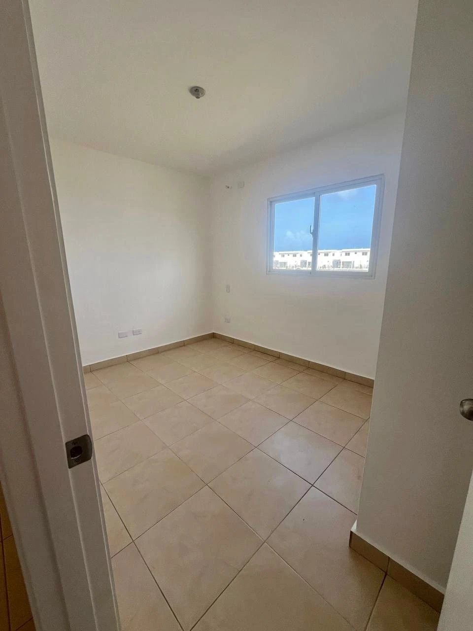Apartamentos listos y en construcción. 443437