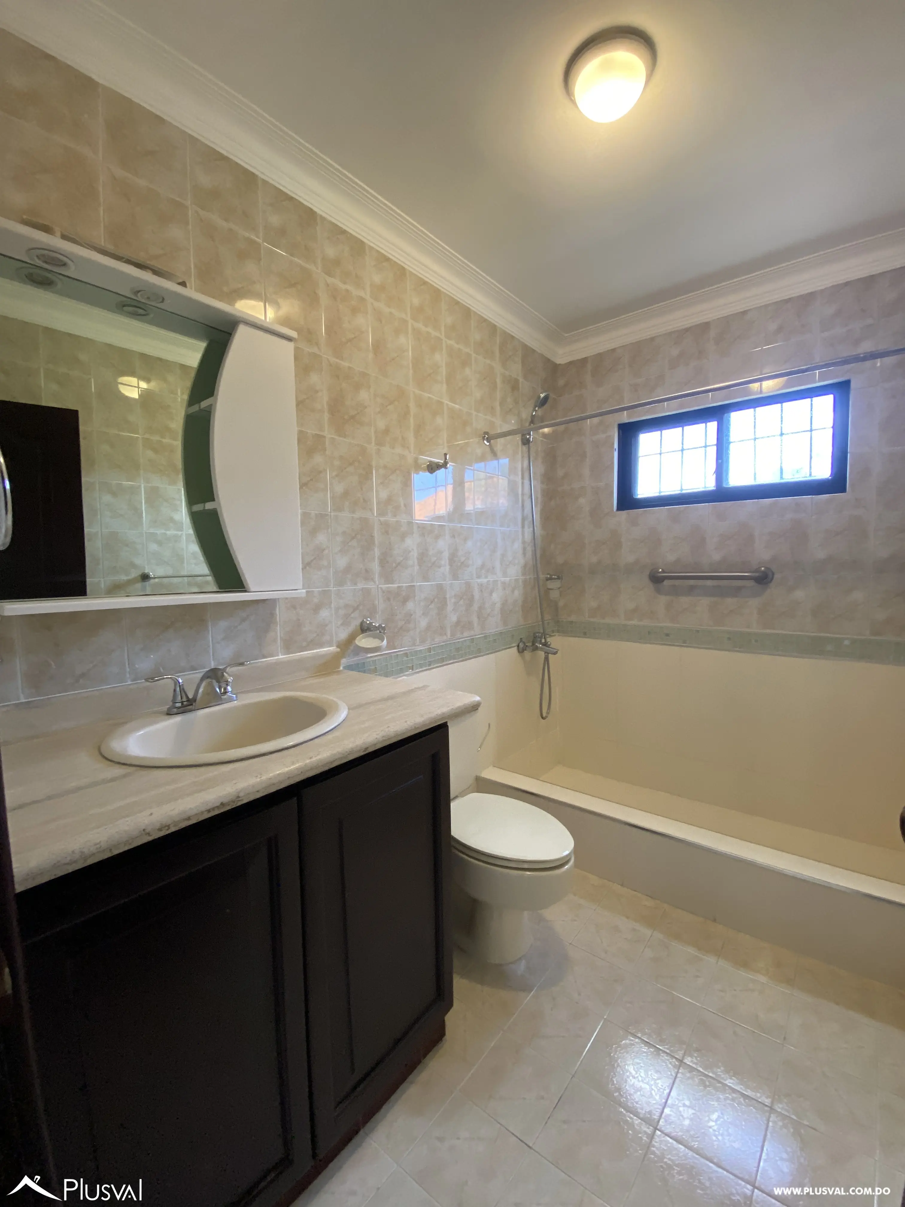 Alquilo Excelente Casa Residencial en Las Praderas 455454
