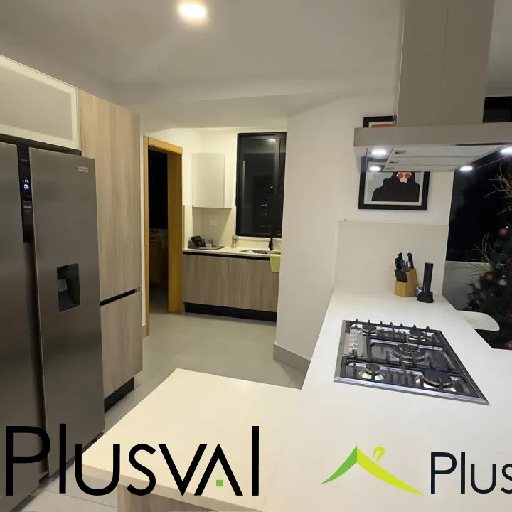 Amplio Penthouse en venta en Evaristo Morales 444551
