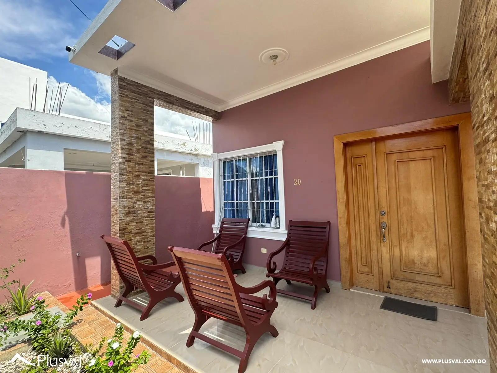 Casa en venta Amueblada de 3 Habitaciones en Residencial Cerrado 533145