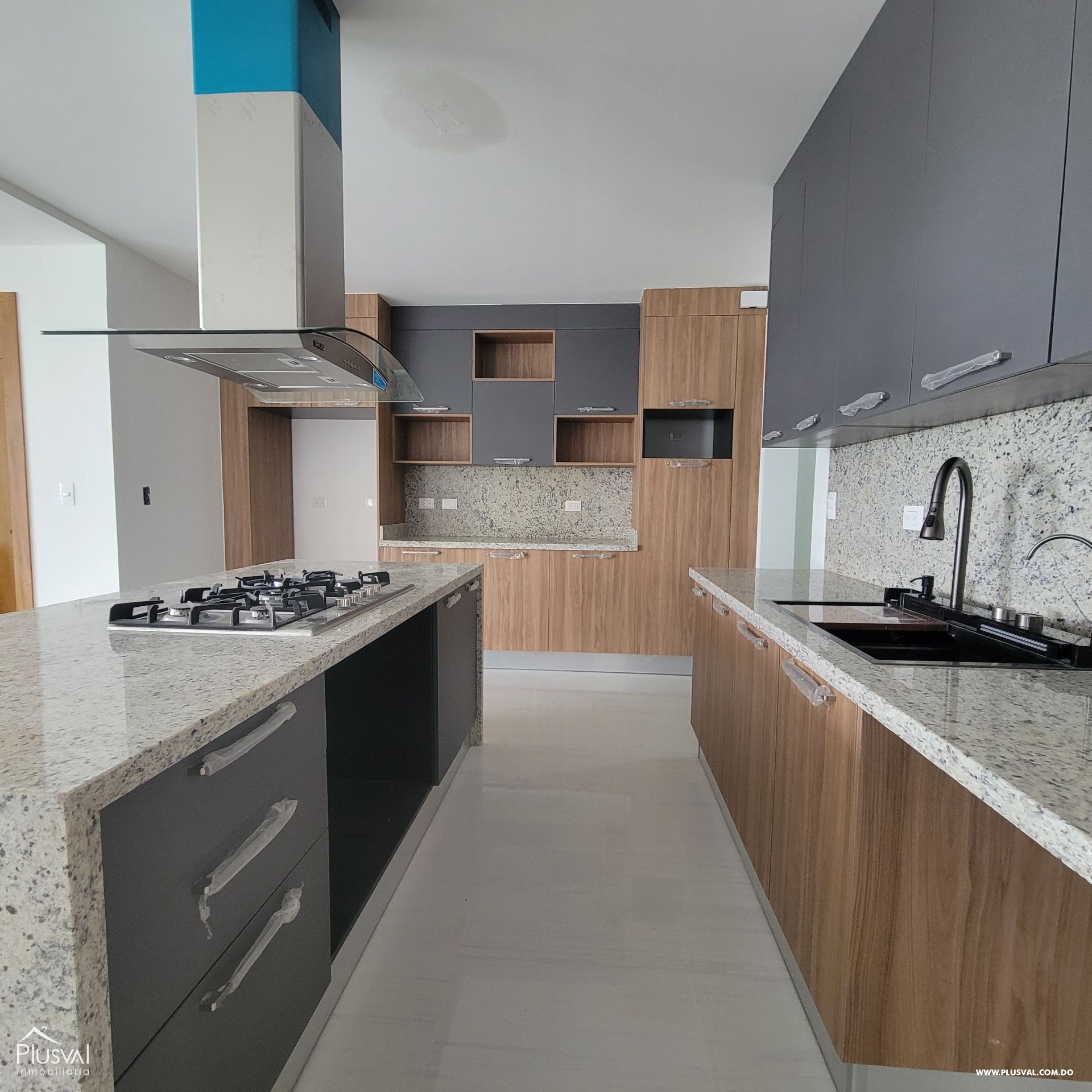 Exclusivo proyecto residencial en venta en la urbanización Thomén 382700