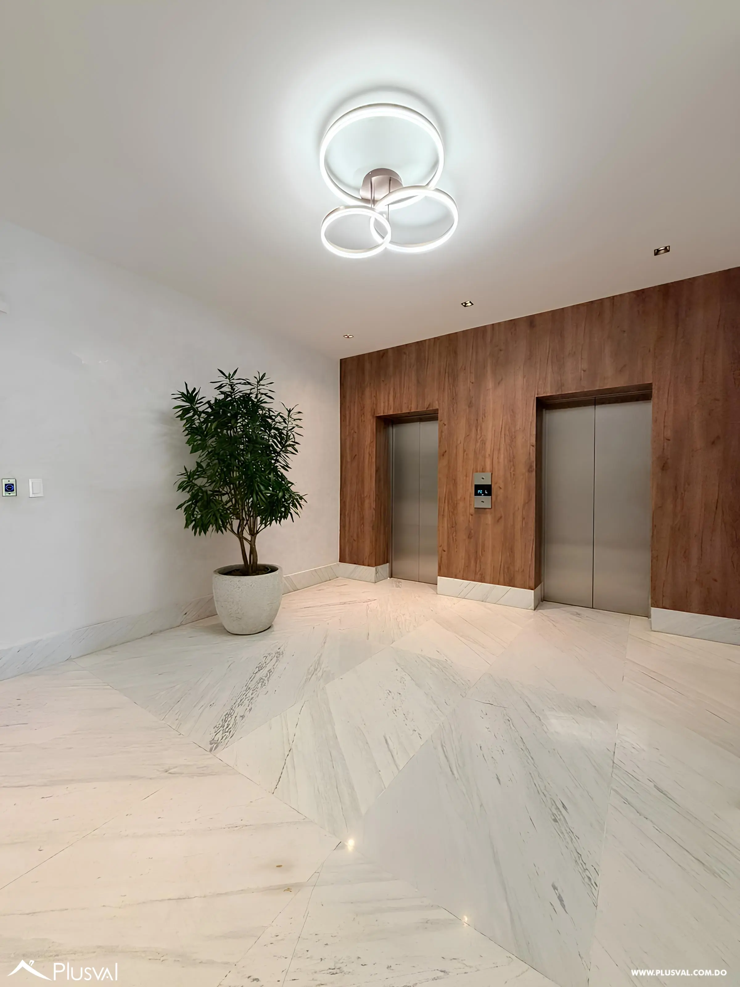 Apartamento piso alto con LB completa 520842