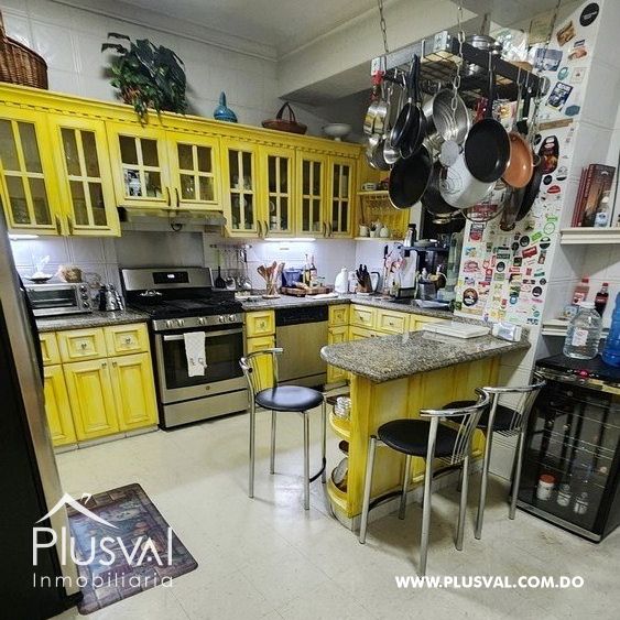 Se Vende  amplio apartamento en Naco 368933