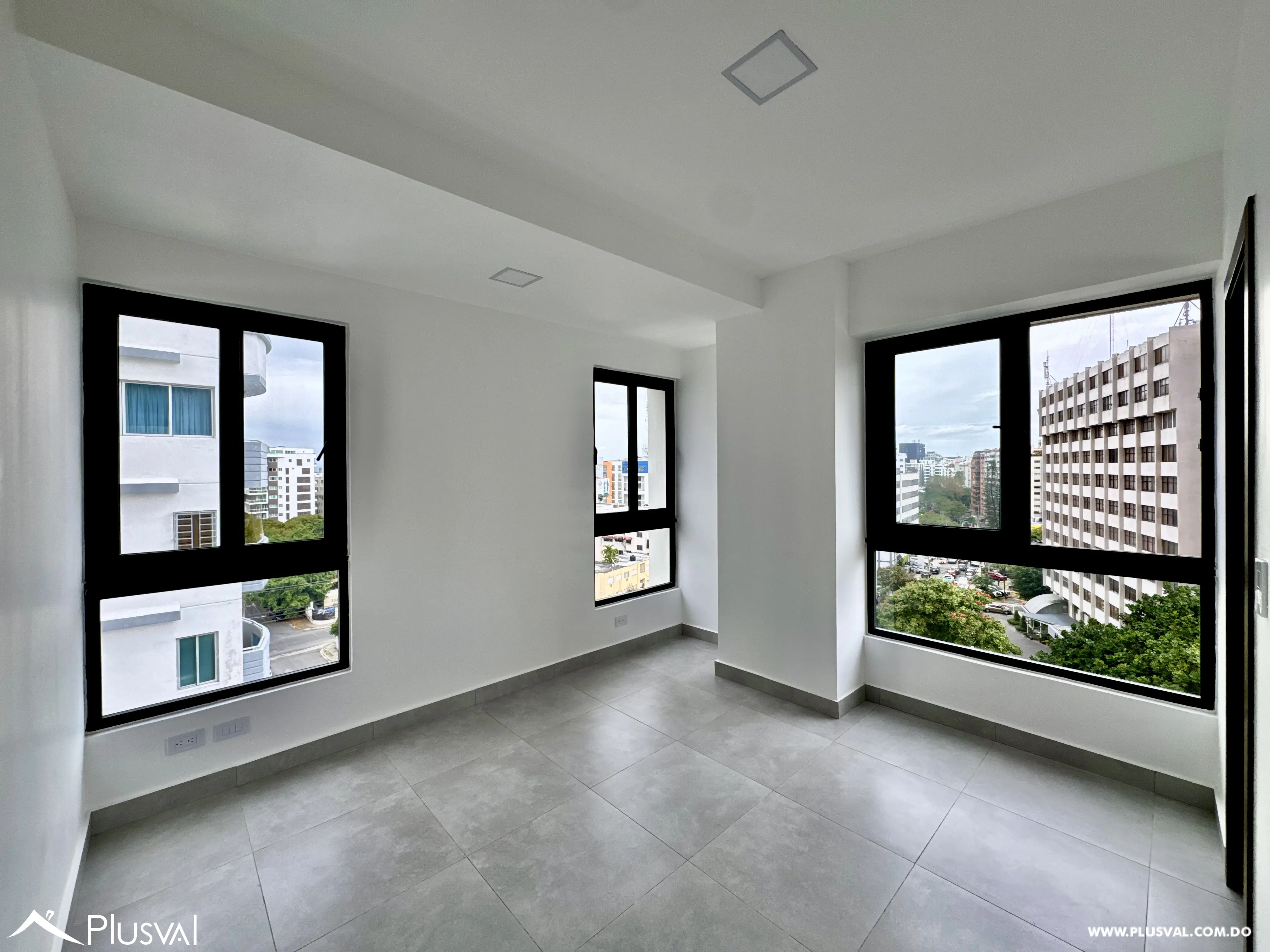 Apartamento en venta de dos habitaciones en Naco con linea blanca. 484600