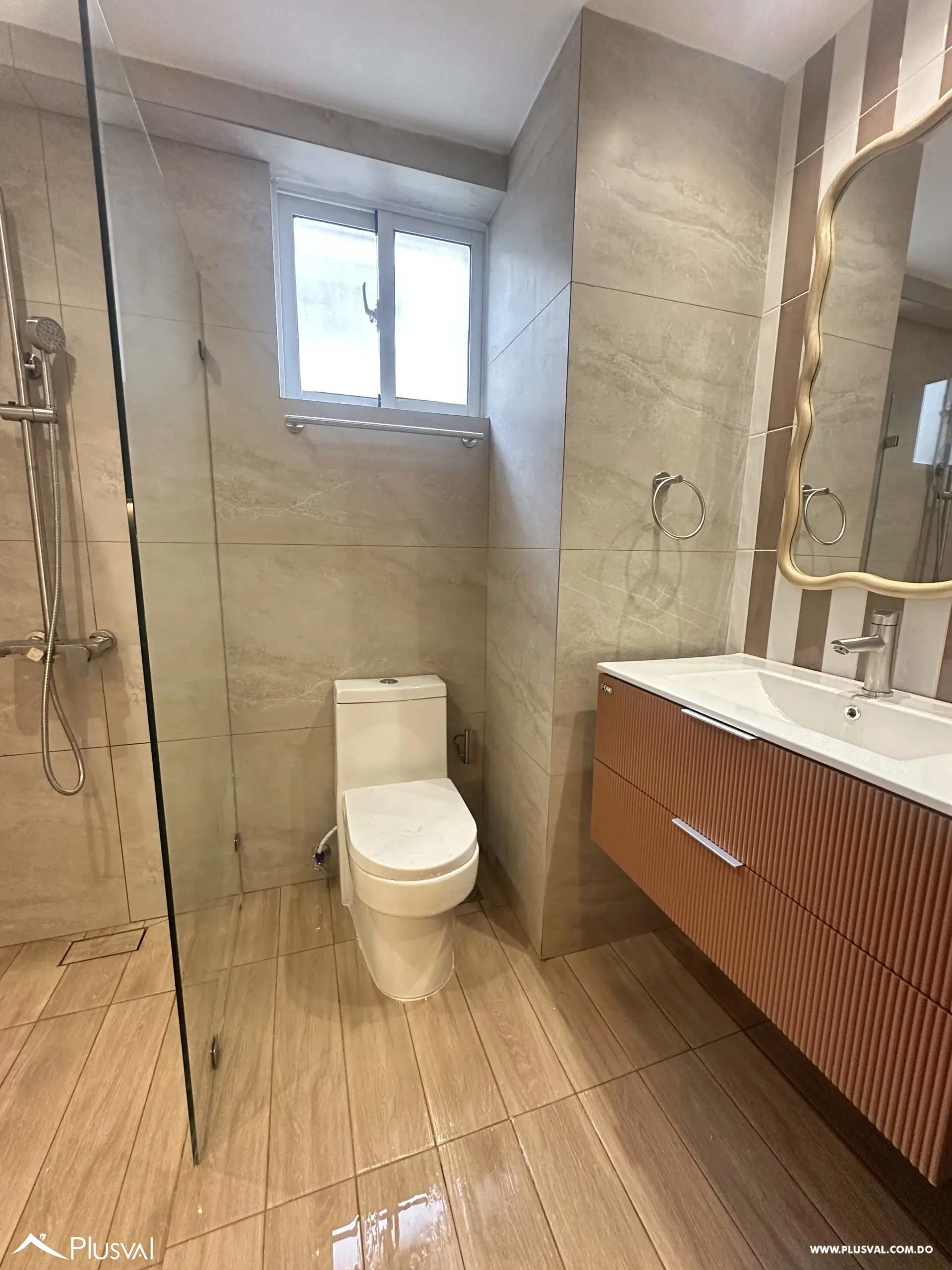 Apartamento en alquiler en Naco de 225mts. 519979