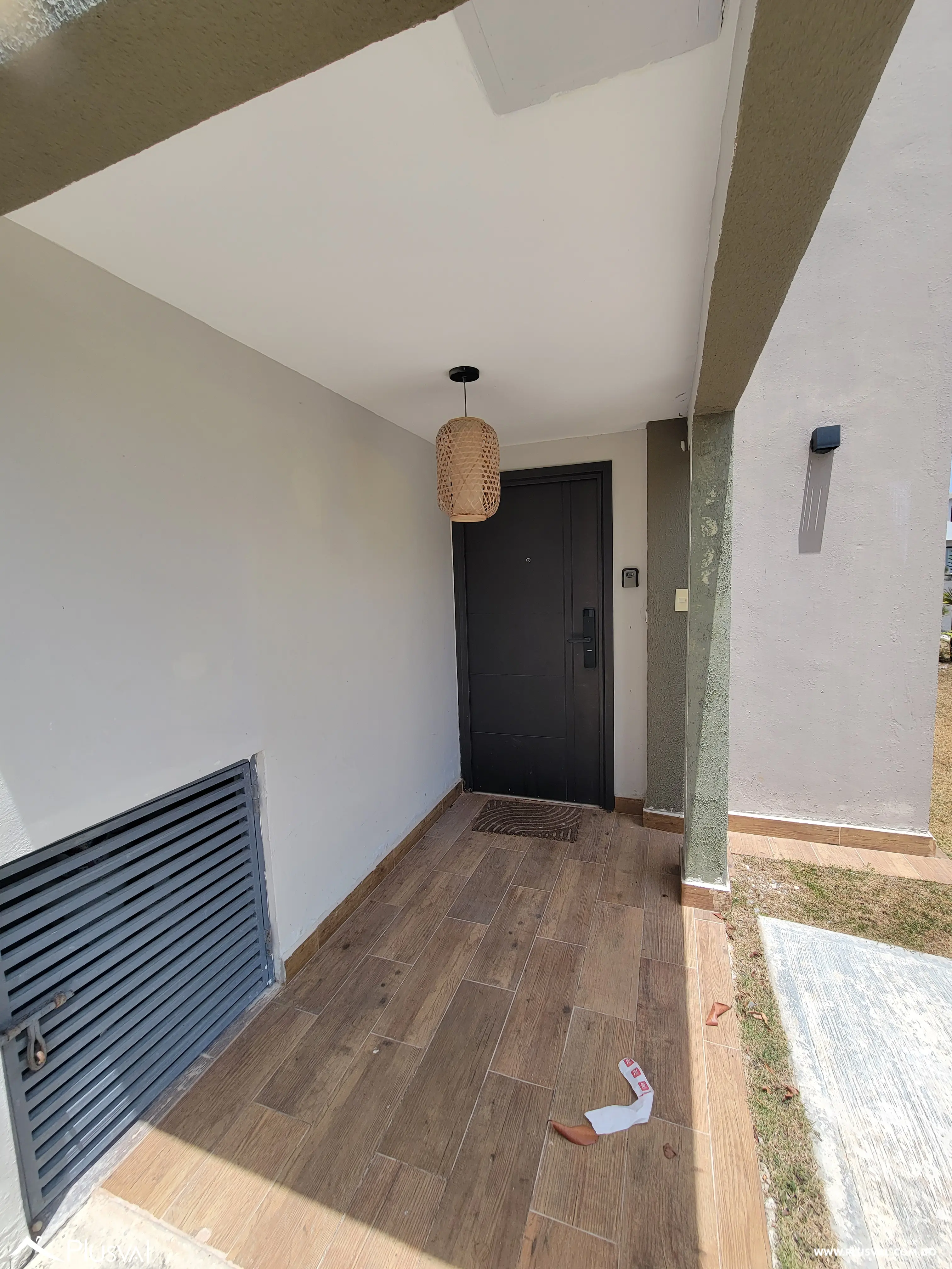 Villa Amueblada de 3 Habitaciones en Punta Cana con Jacuzzi y Patio Privado 523359