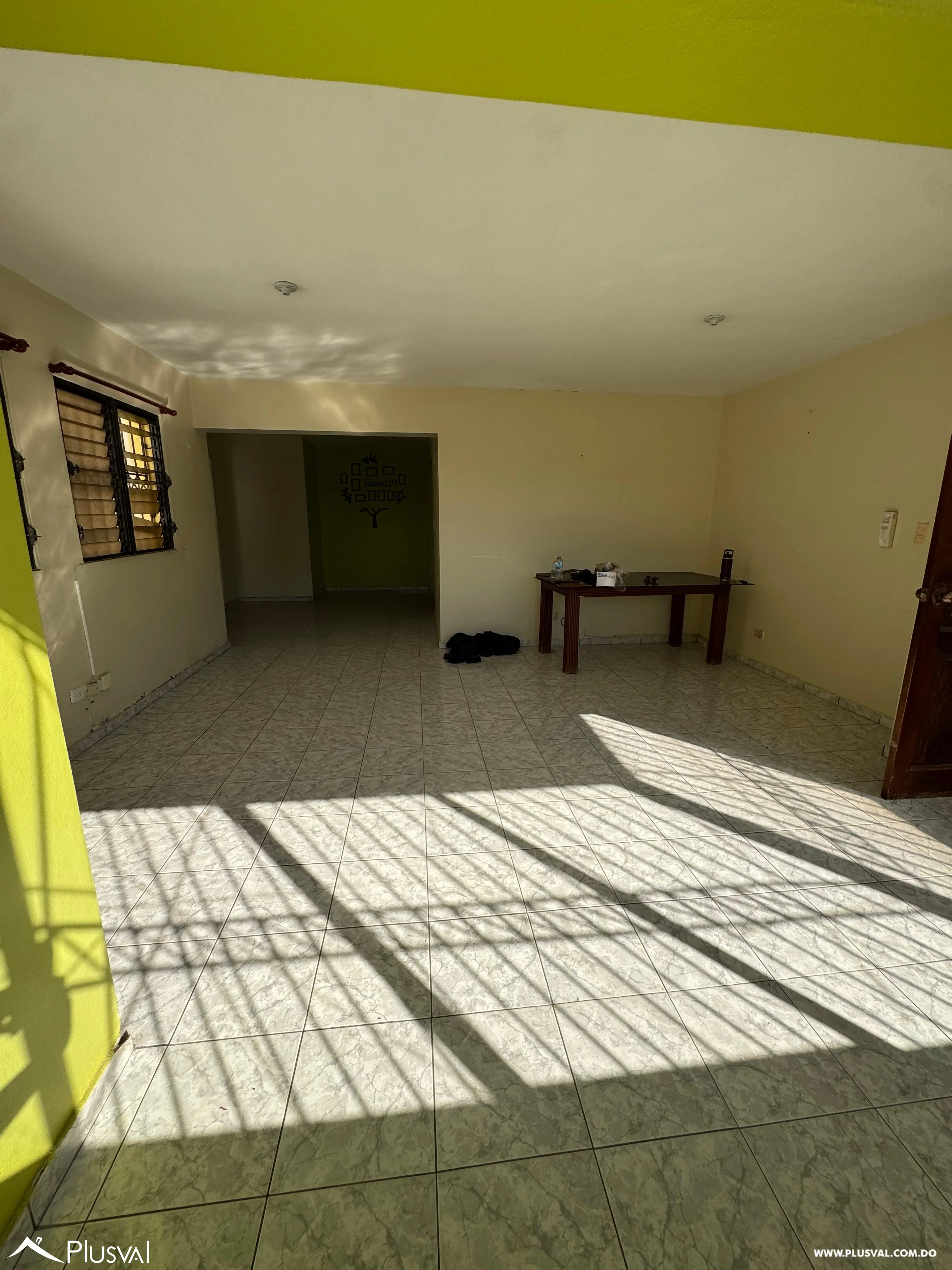 Transforma este Espacio! Apartamento de 3 Habitaciones con Gran Potencial en Zona Residencial 474483