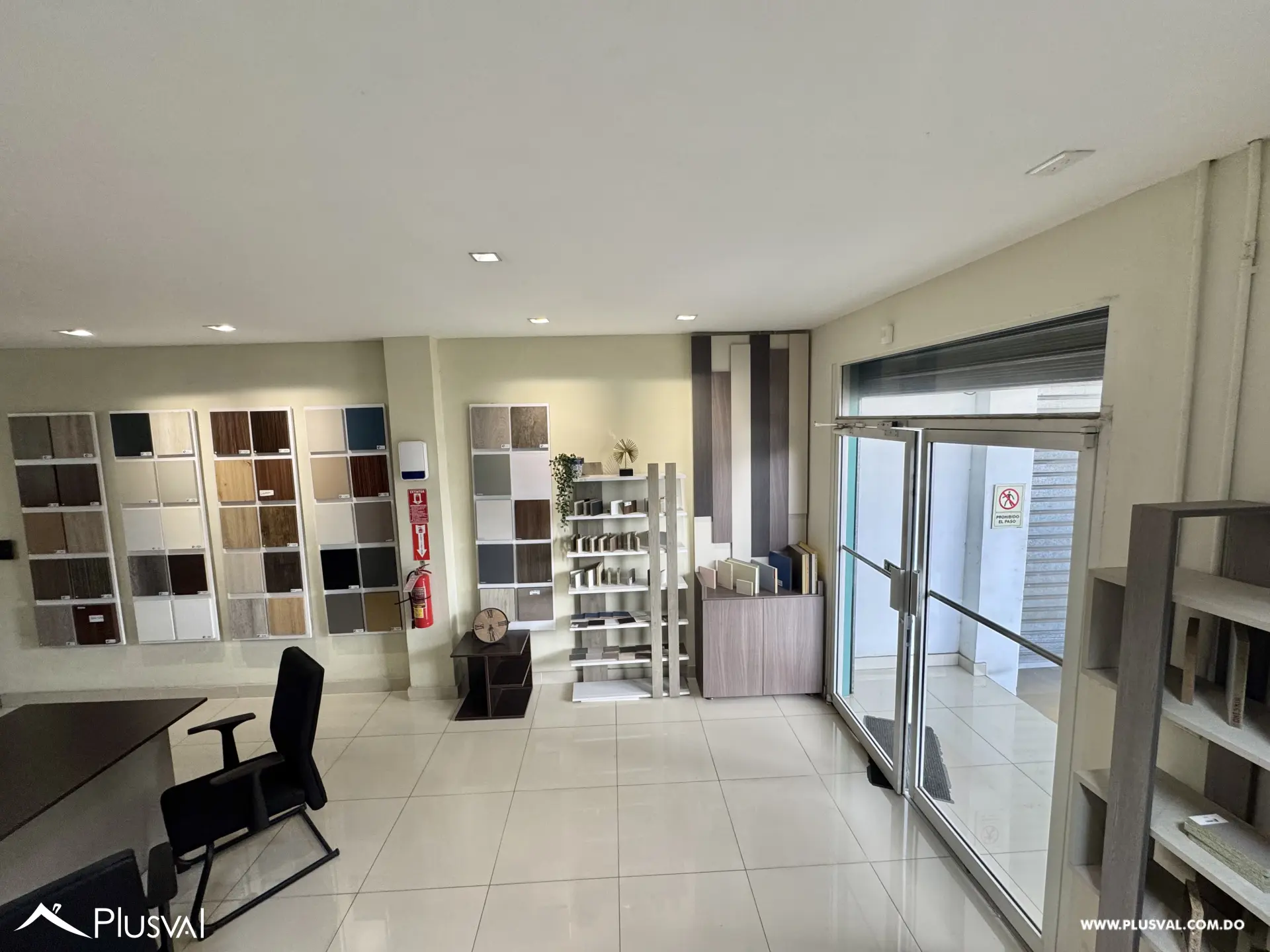 Alquilo Excelente Nave de 800 mt2 en La Zona Industrial de Herrera 482741