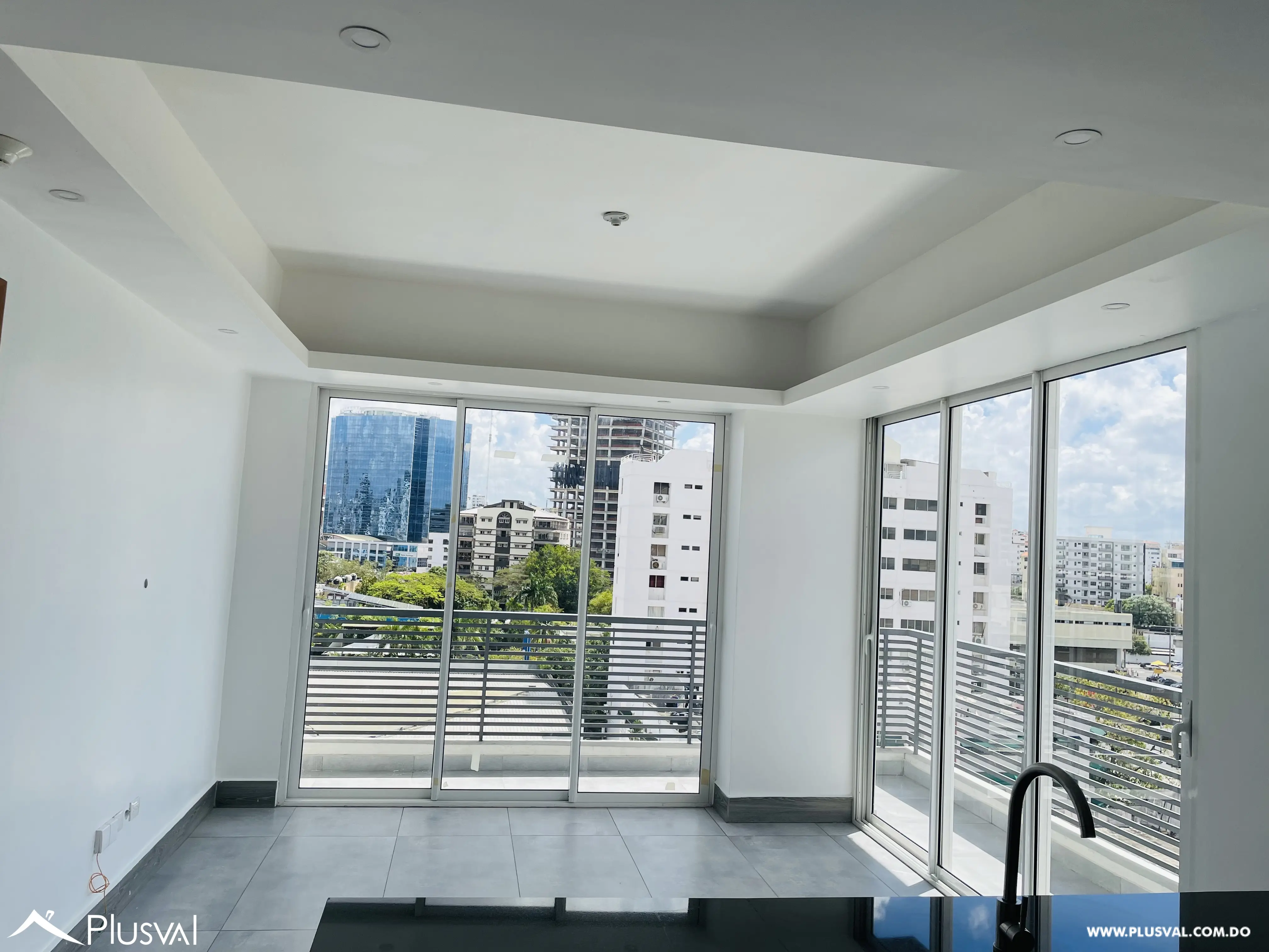 Alquiler De Apartamento Con Linea Blanca En Piantini / 1 Hab. / 1 Parqueo 497484