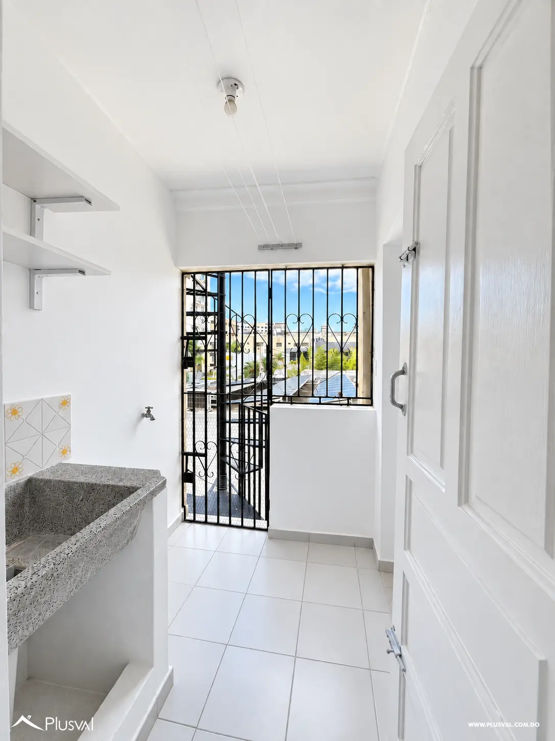Alquilo Maravilloso y Amplio Apto. en Evaristo Morales 531266