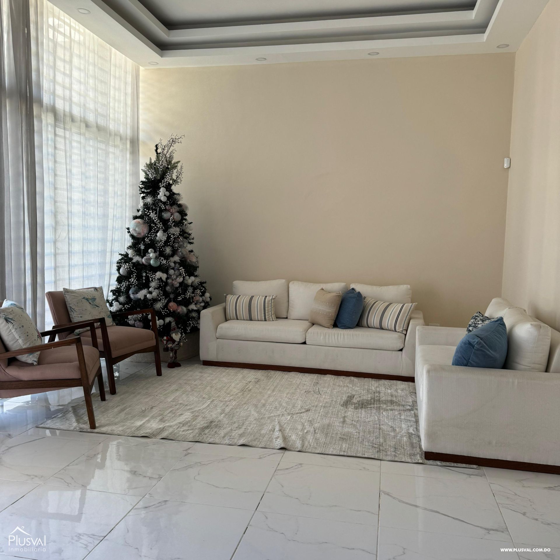 Casa con amplios espacios y moderno diseño en La Vega. 397667